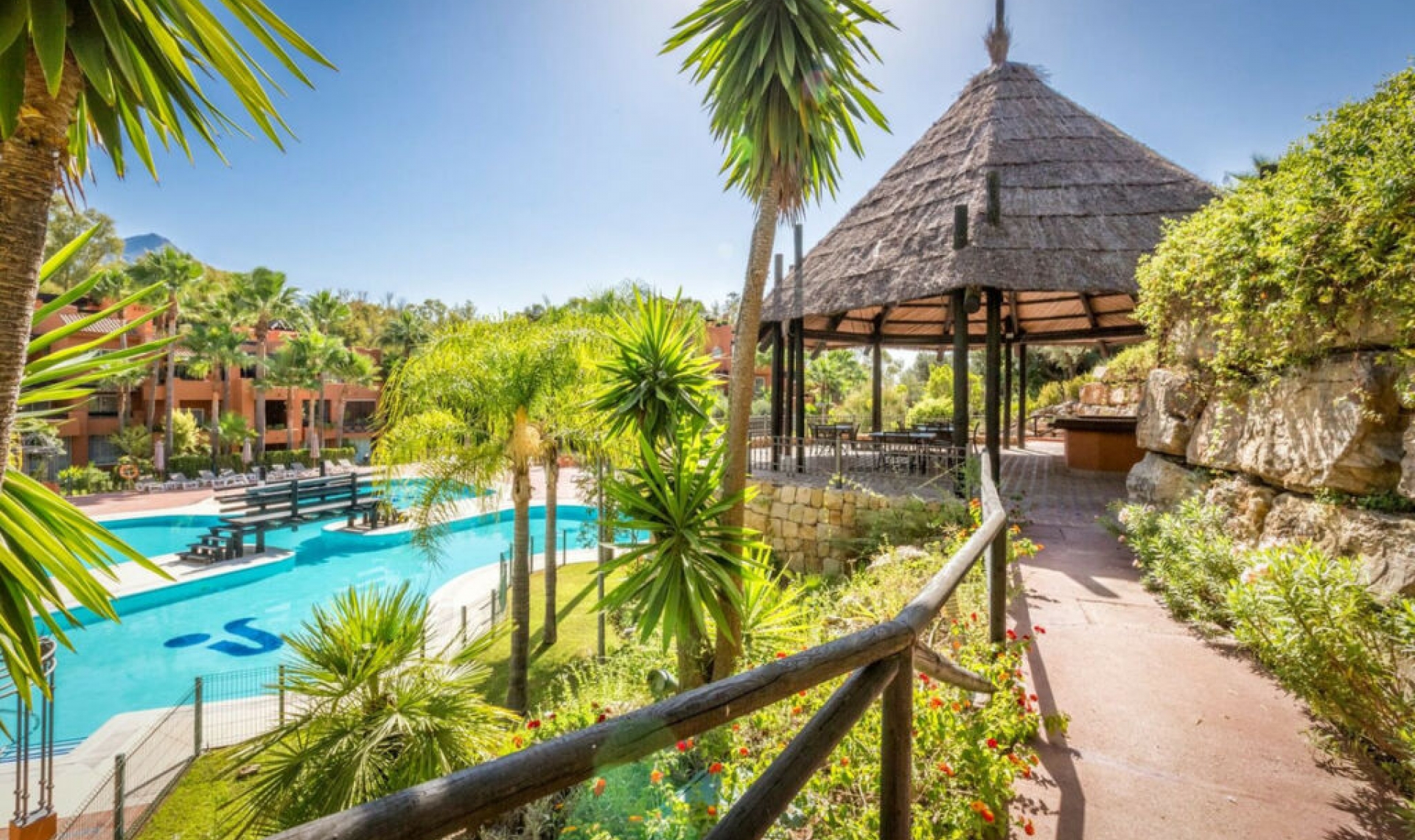 Resale - Apartment -
Marbella