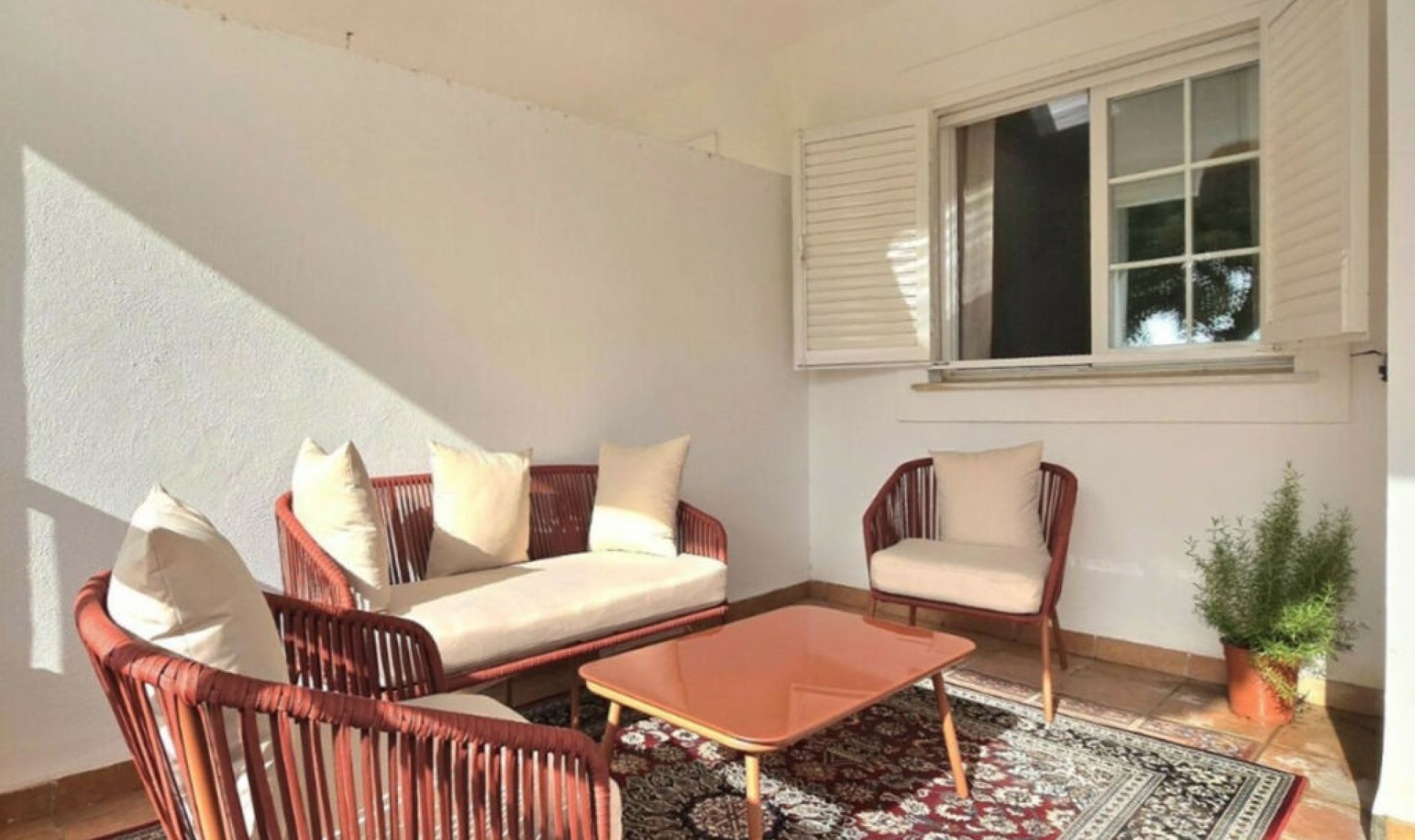 Resale - Apartment -
Marbella