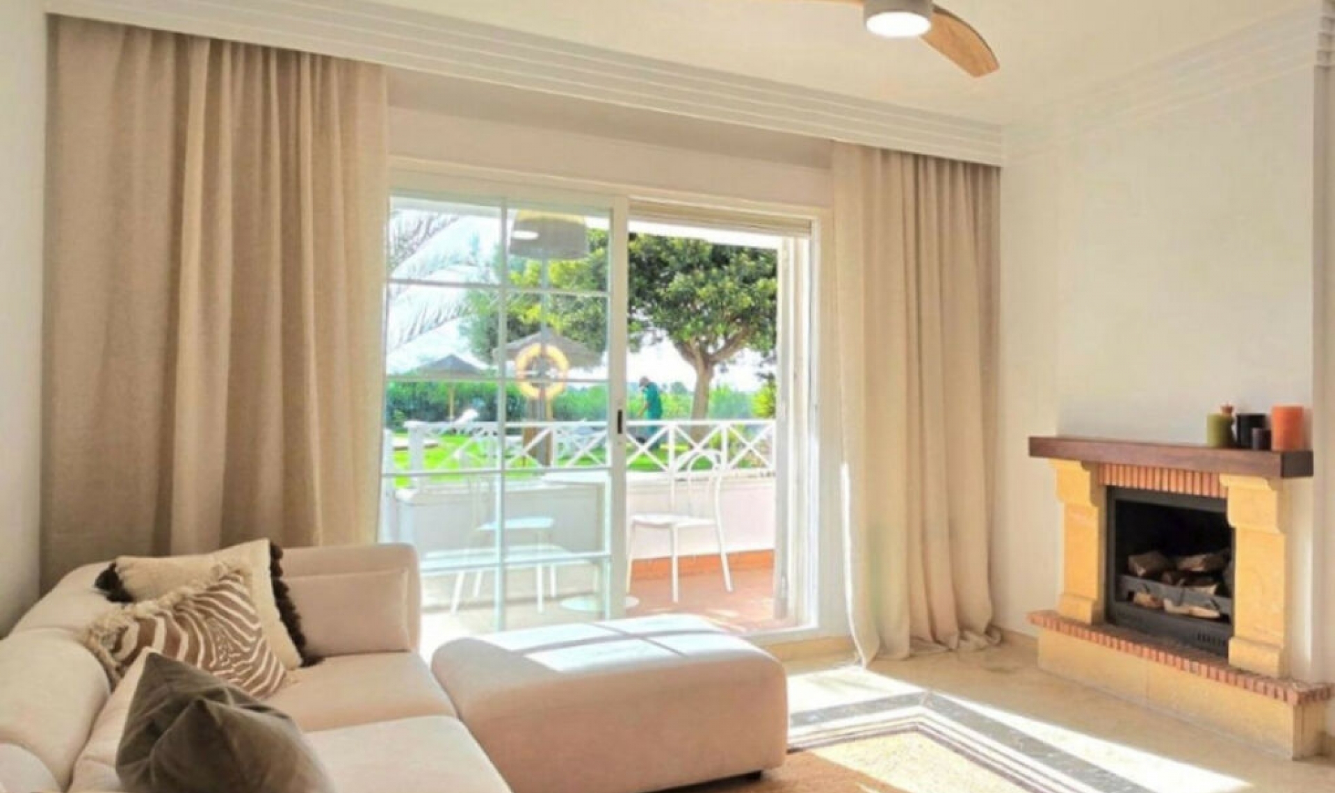 Resale - Apartment -
Marbella