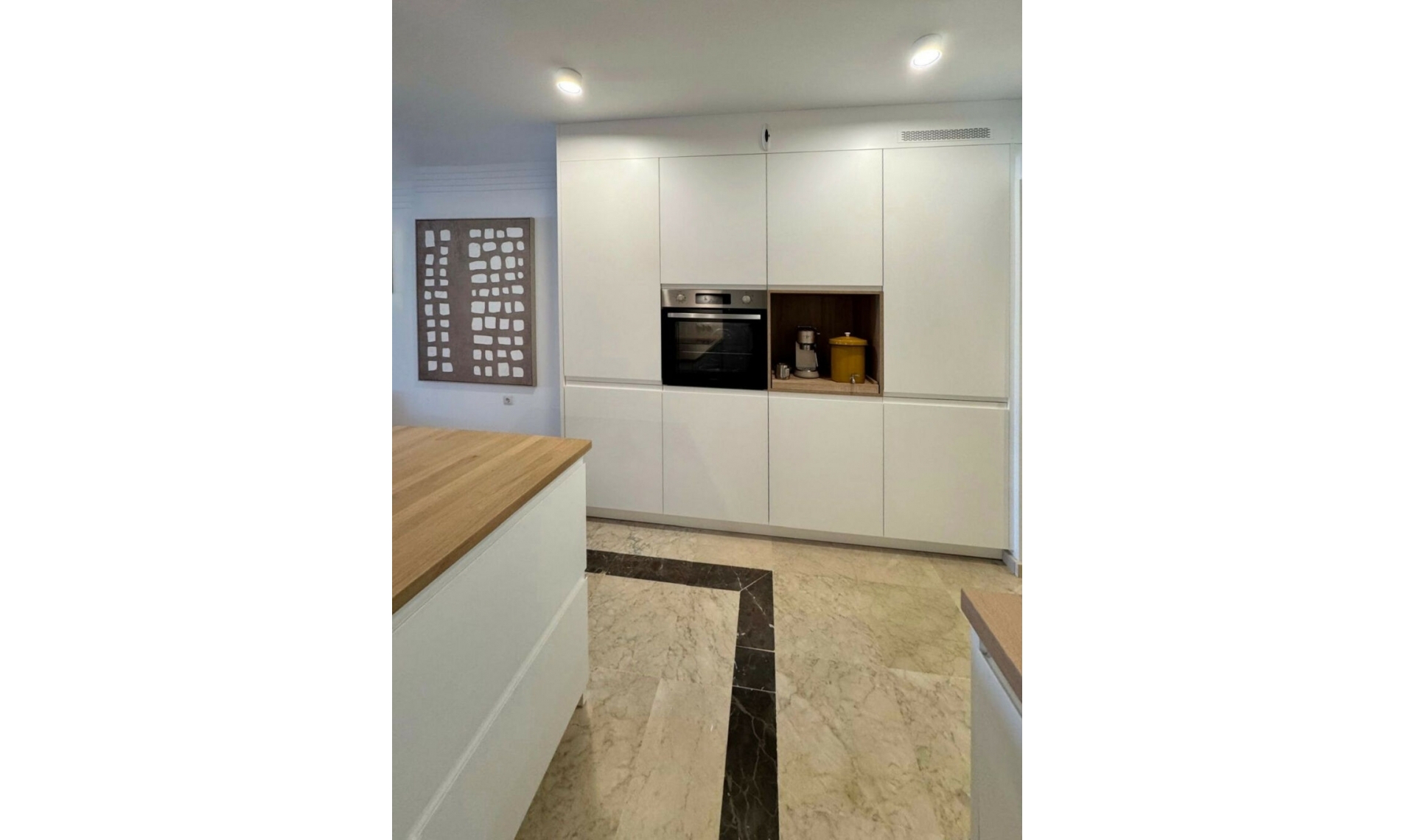 Resale - Apartment -
Marbella