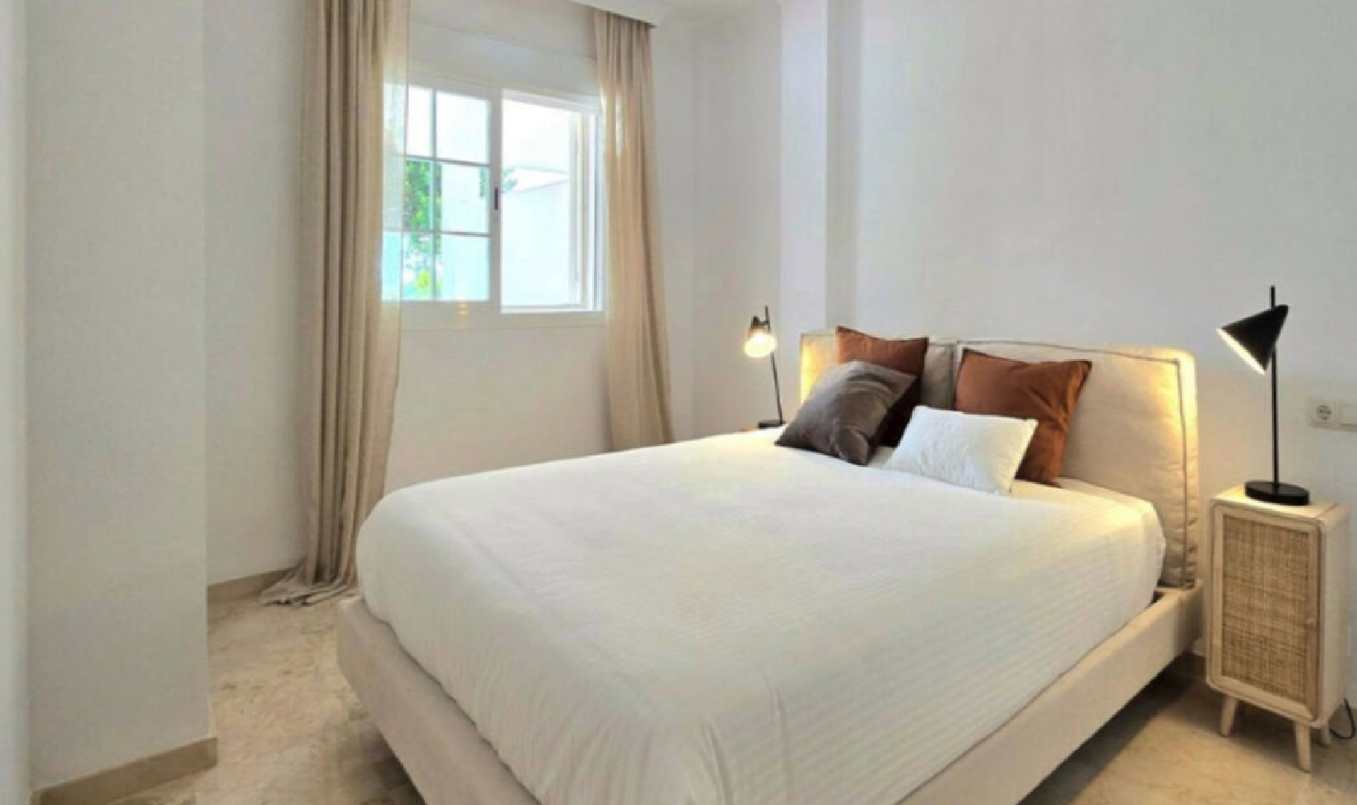 Resale - Apartment -
Marbella