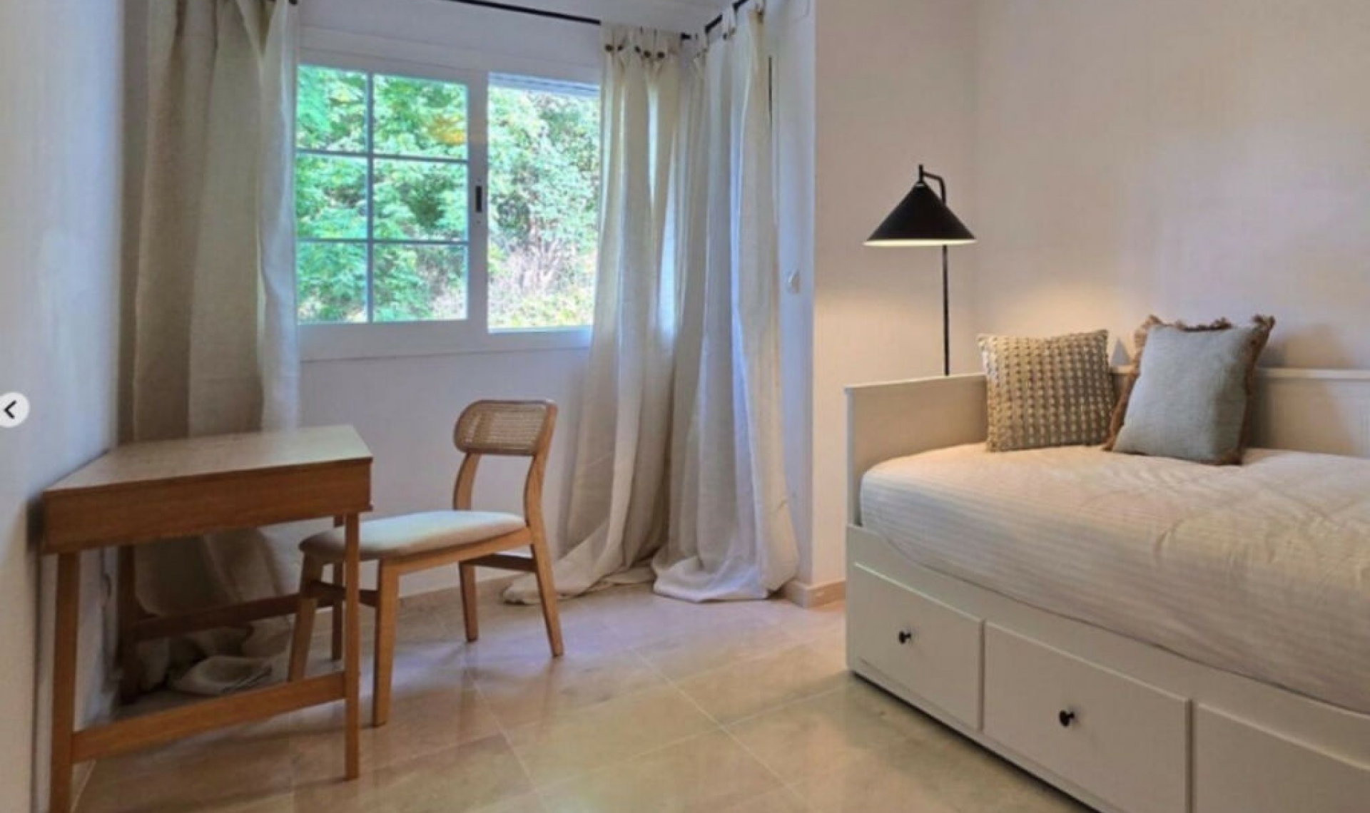 Resale - Apartment -
Marbella