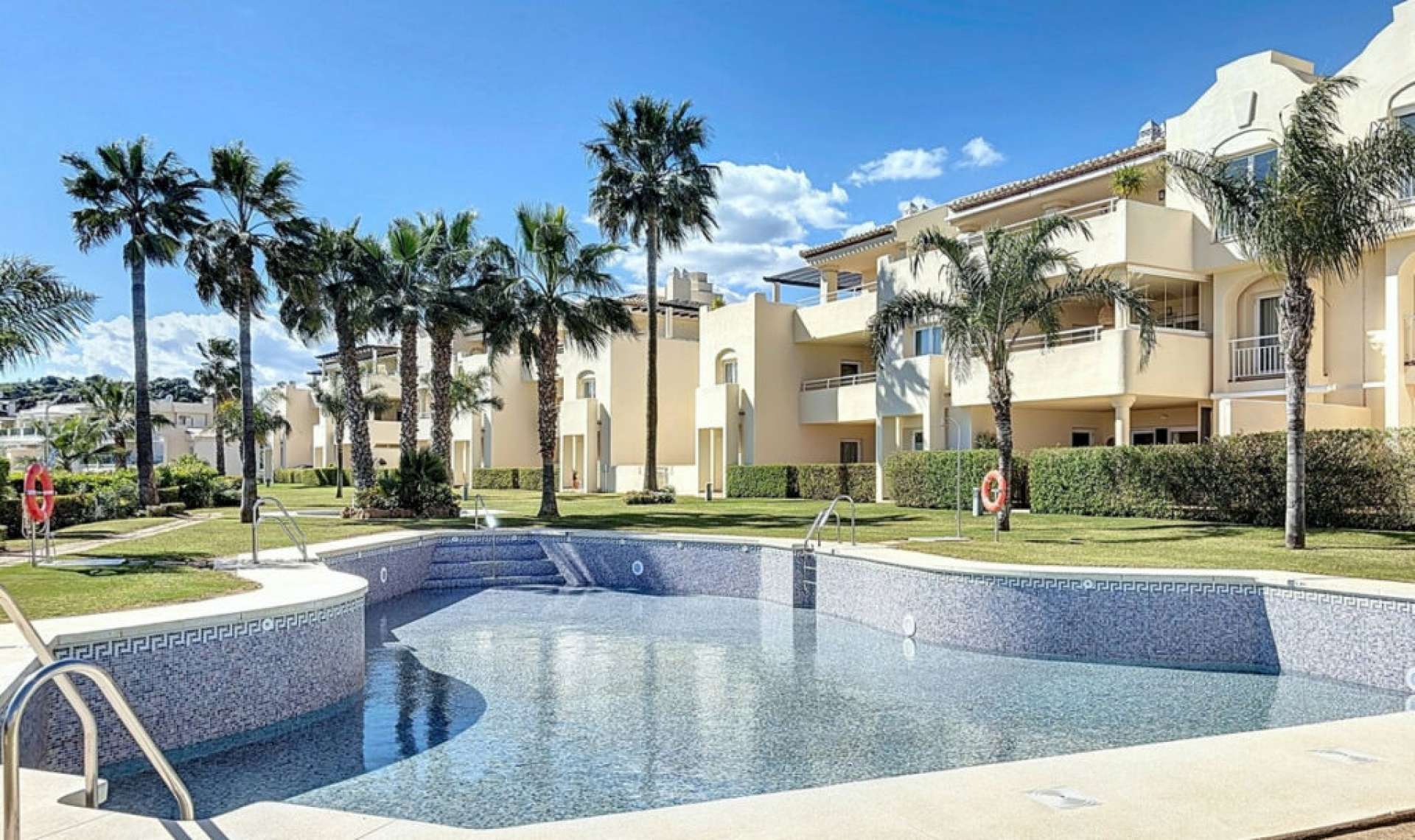 Resale - Apartment -
Mijas