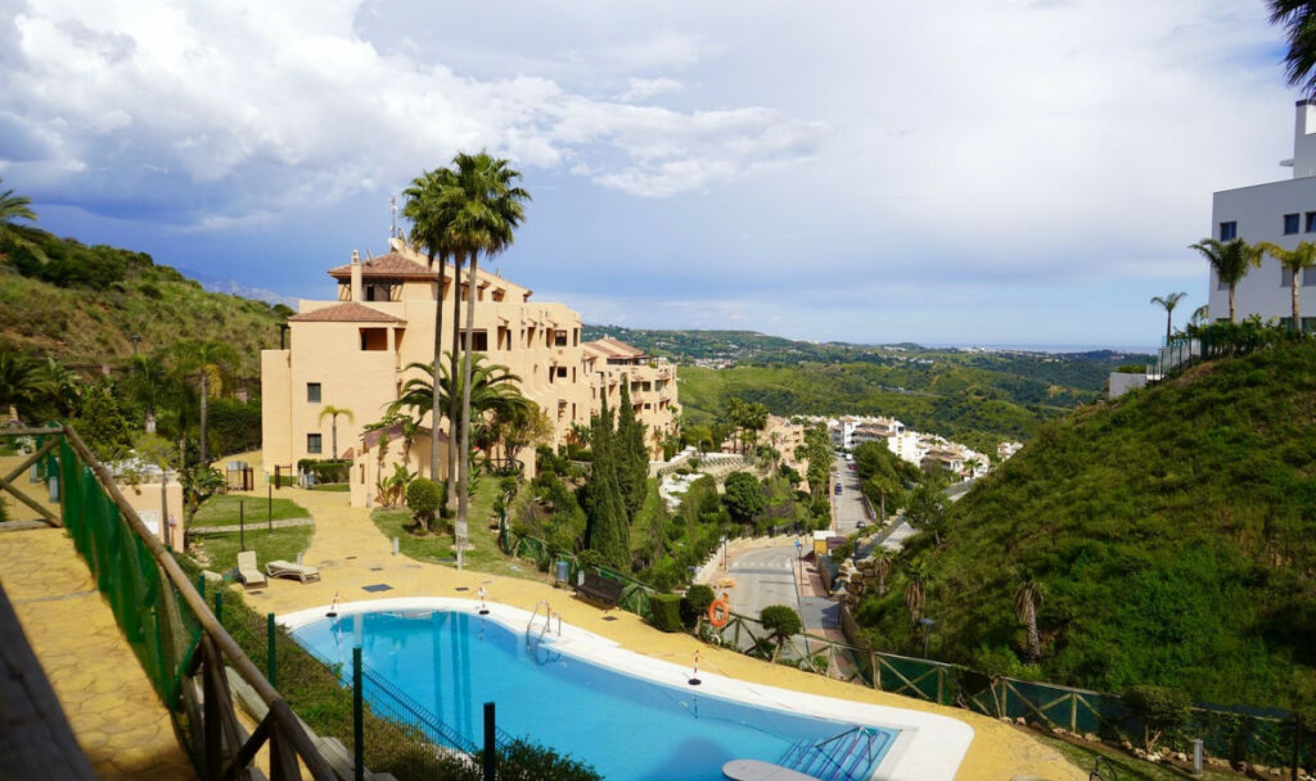 Resale - Apartment -
Mijas