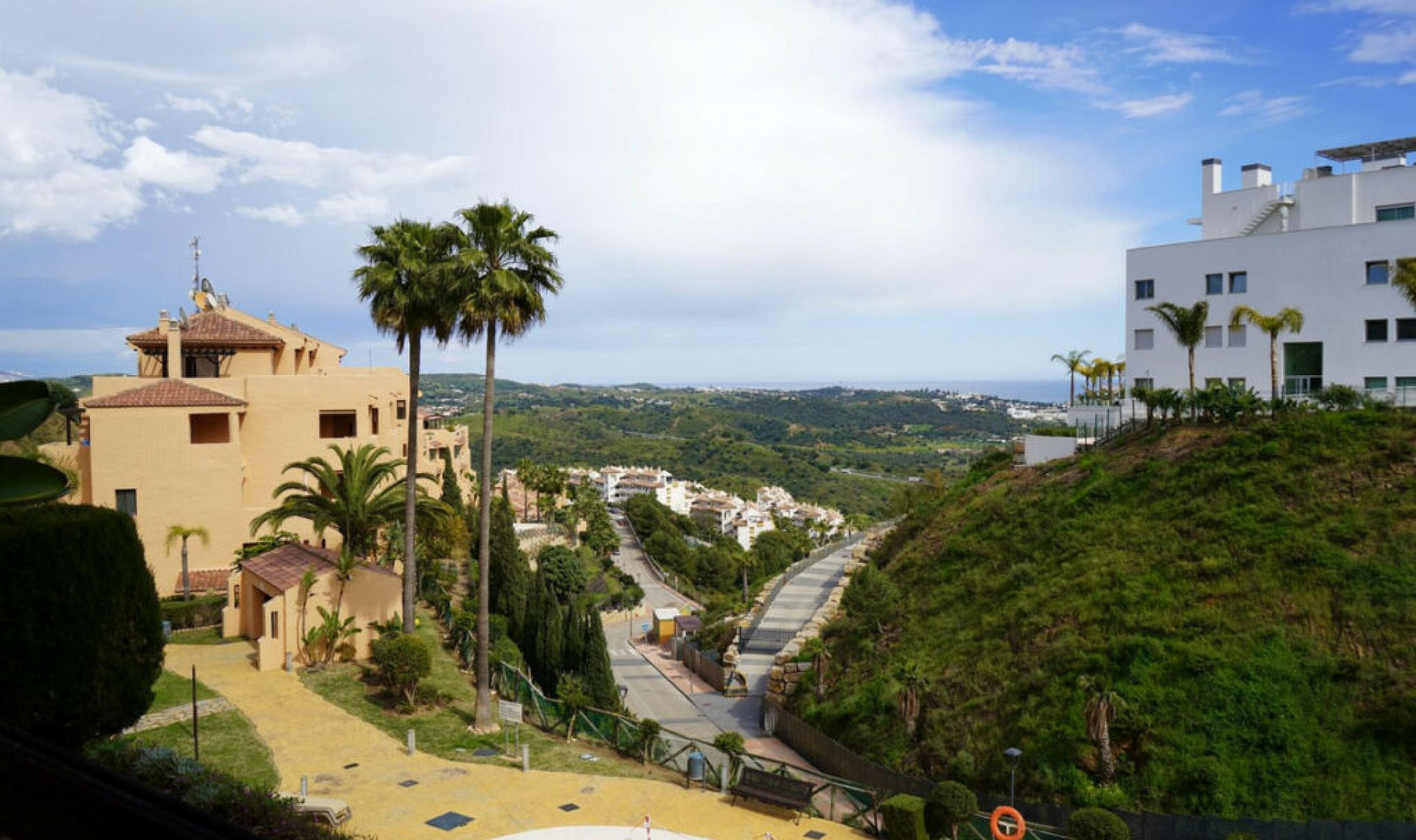 Resale - Apartment -
Mijas