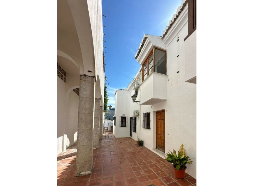 Resale - Apartment -
Mijas