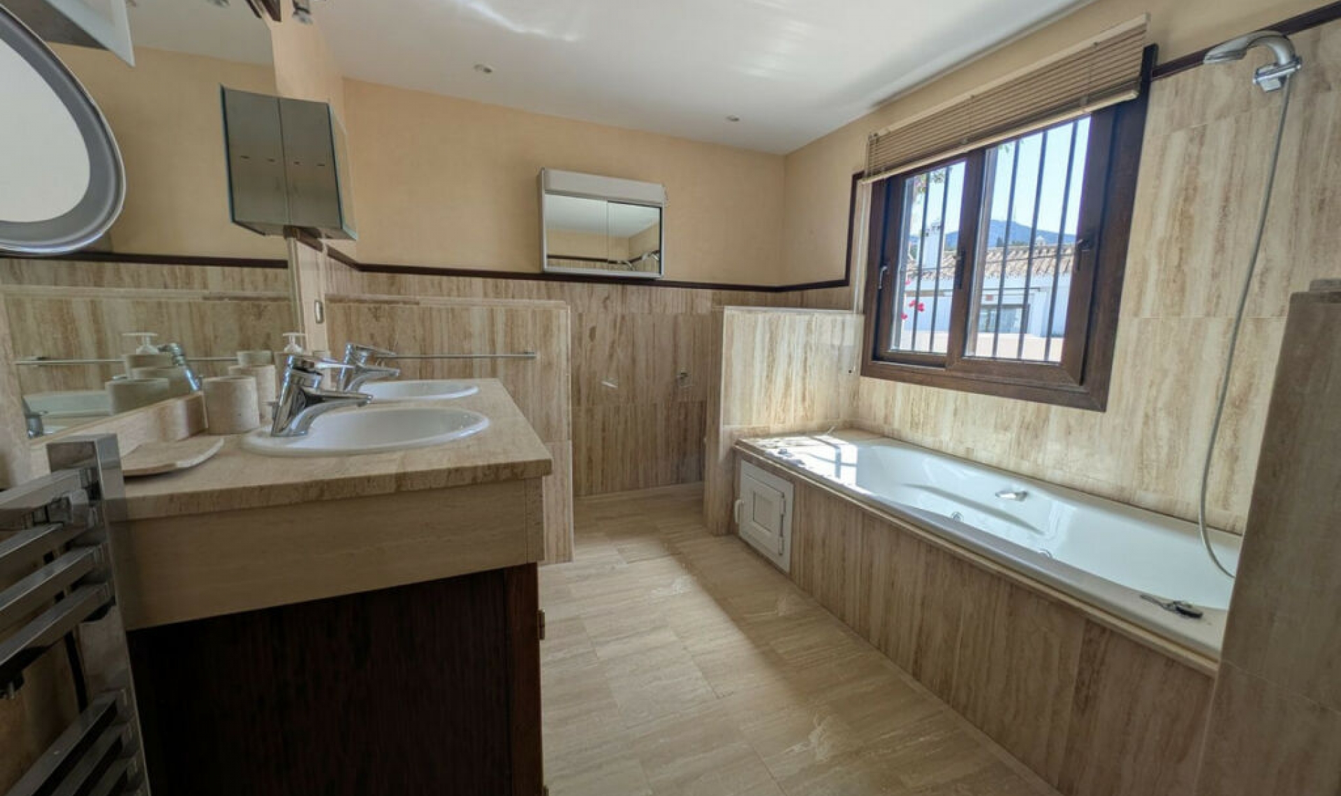 Resale - Apartment -
Mijas