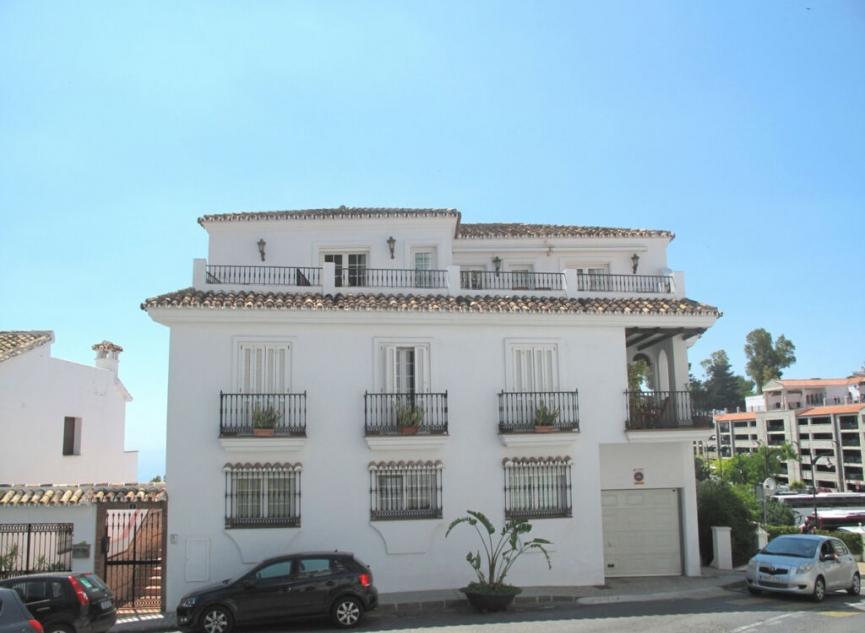 Resale - Apartment -
Mijas