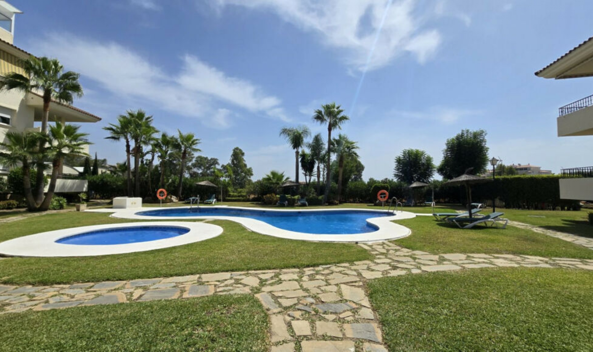 Resale - Apartment -
Mijas
