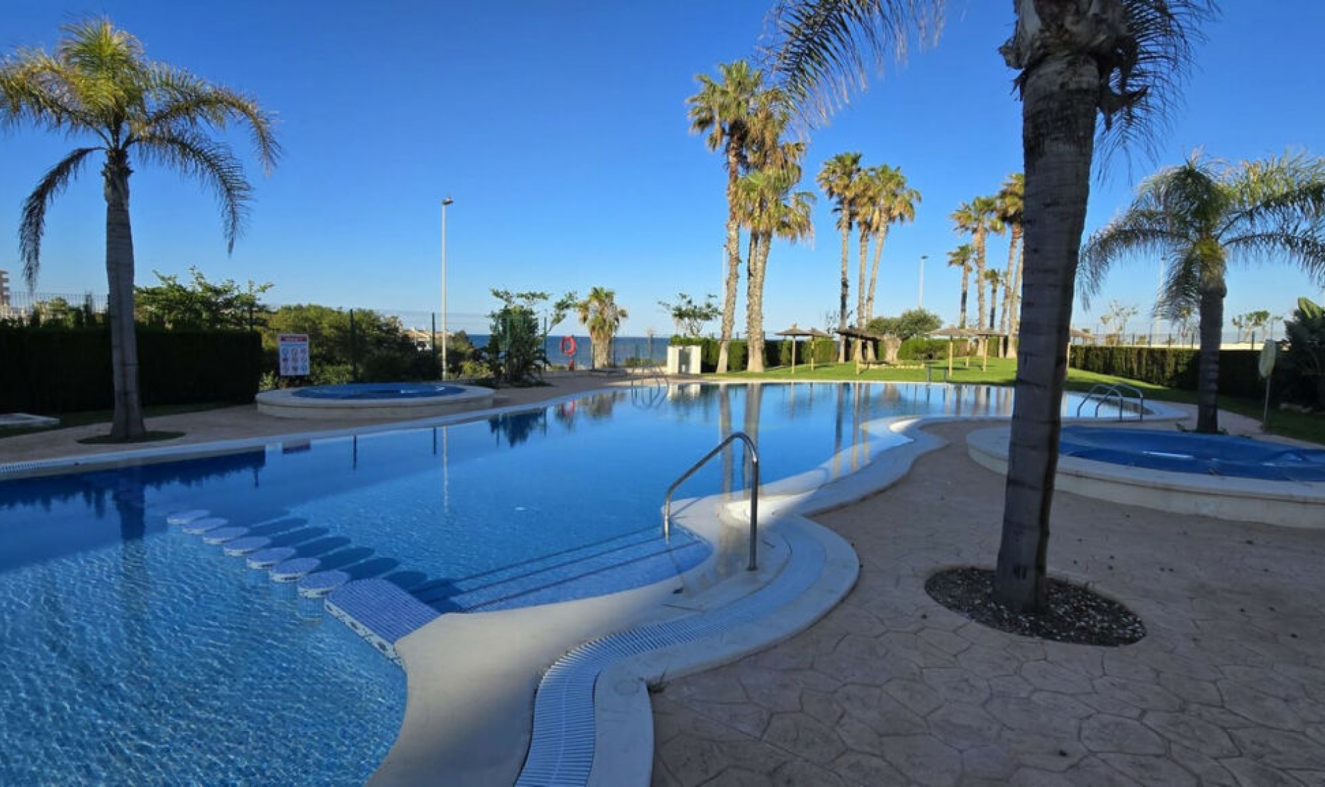 Resale - Apartment -
Mil Palmeras