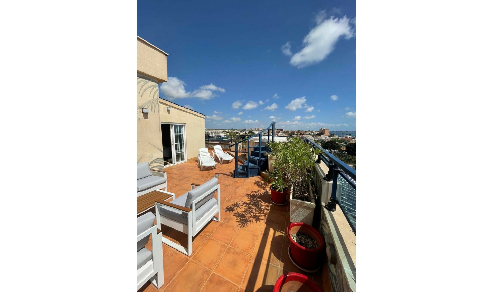 Resale - Apartment -
Mil Palmeras