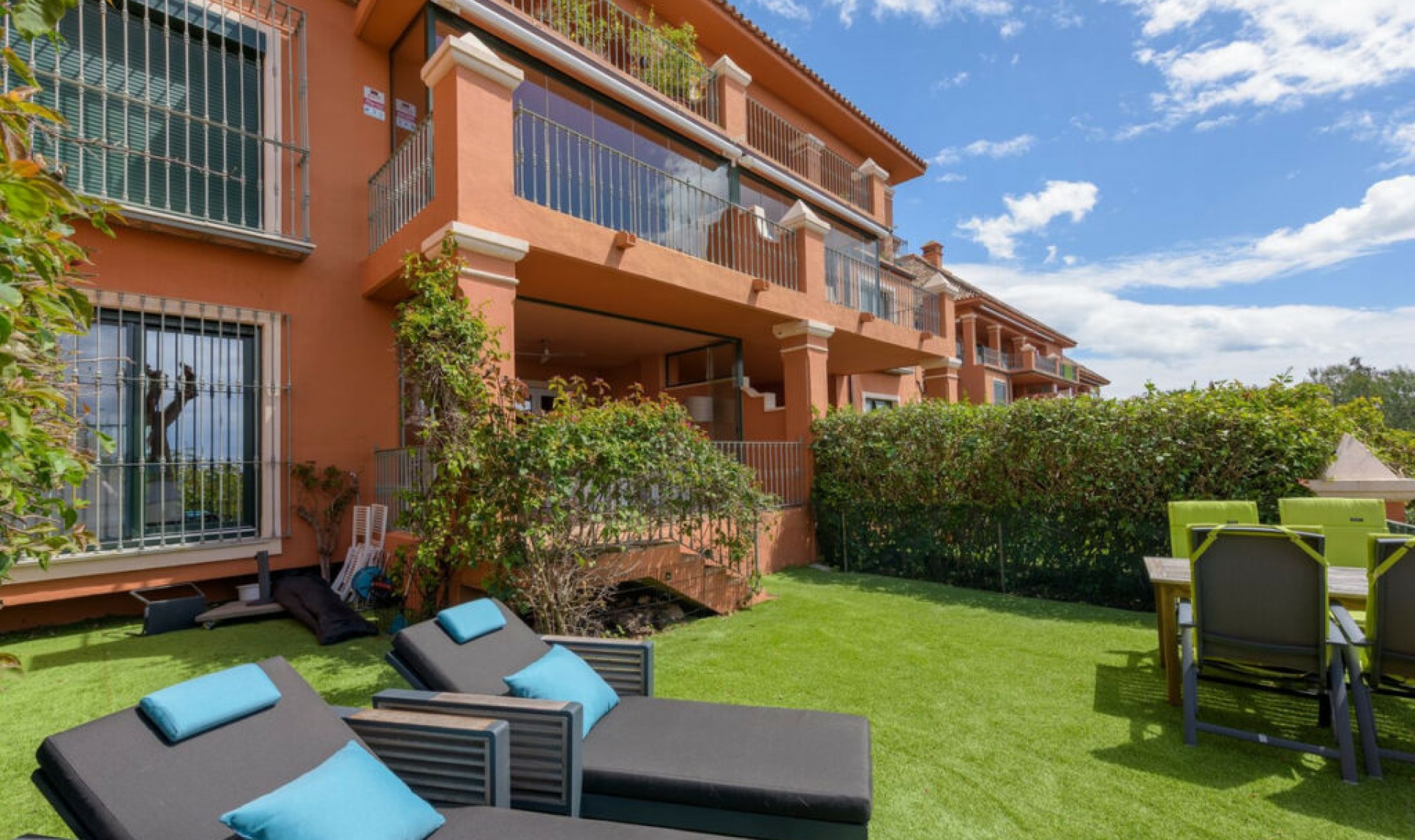 Resale - Apartment -
Monte Halcones
