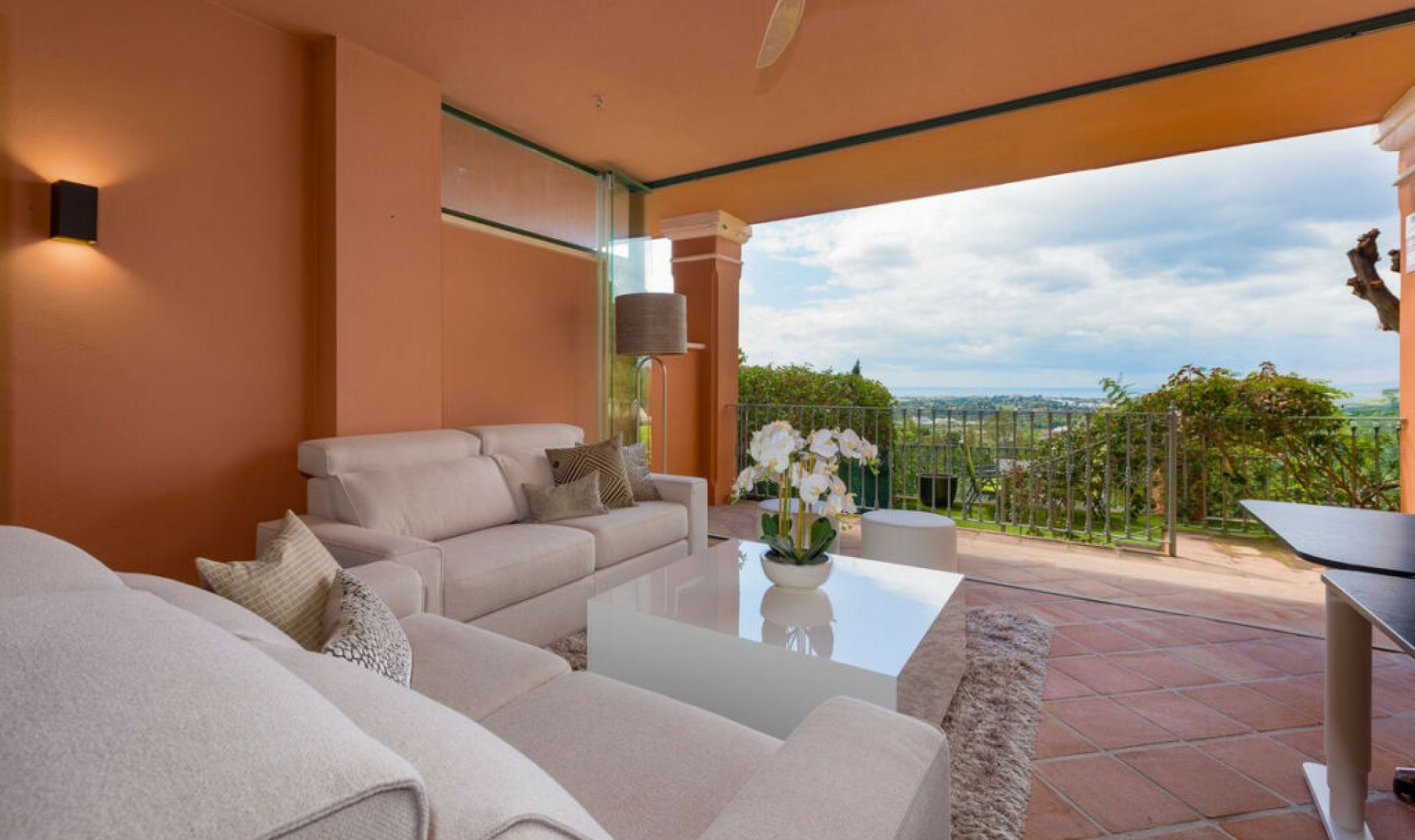Resale - Apartment -
Monte Halcones