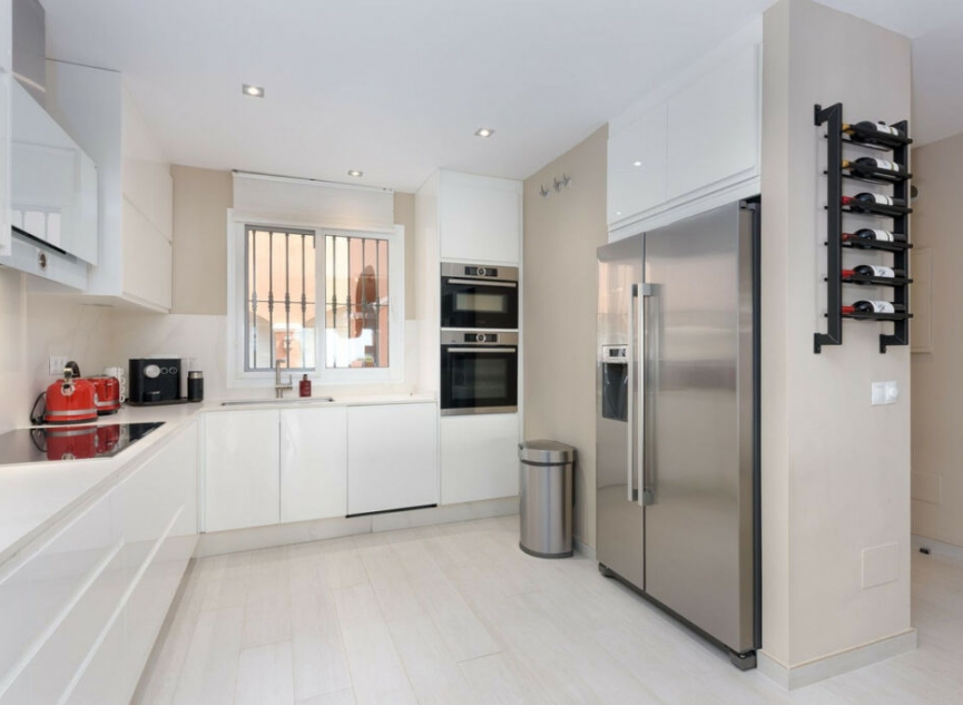 Resale - Apartment -
Monte Halcones
