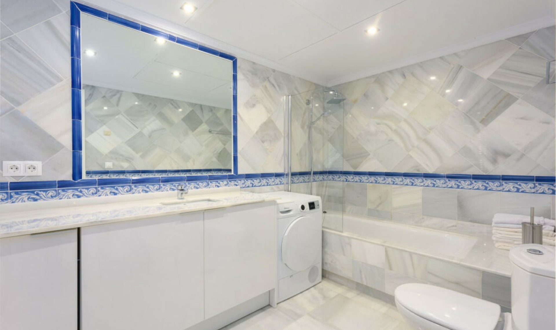Resale - Apartment -
Monte Halcones