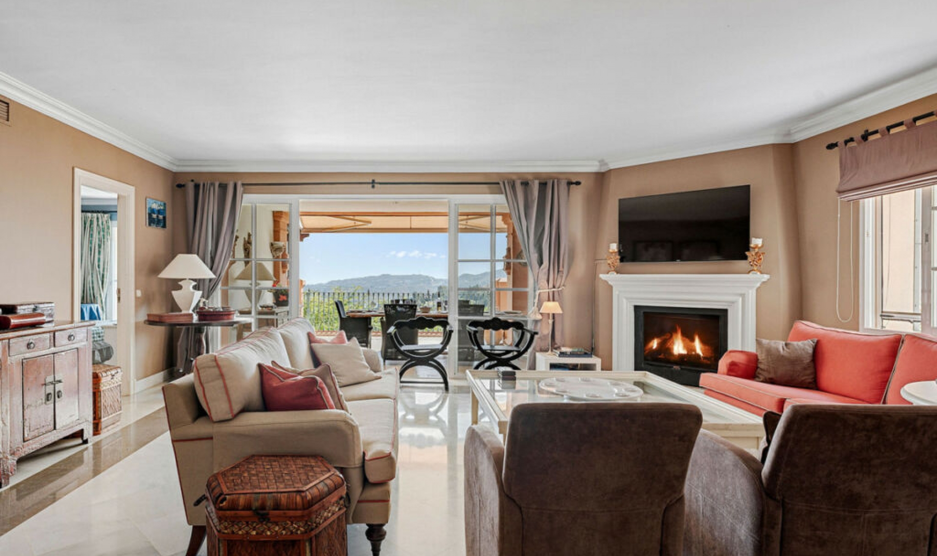 Resale - Apartment -
Monte Halcones