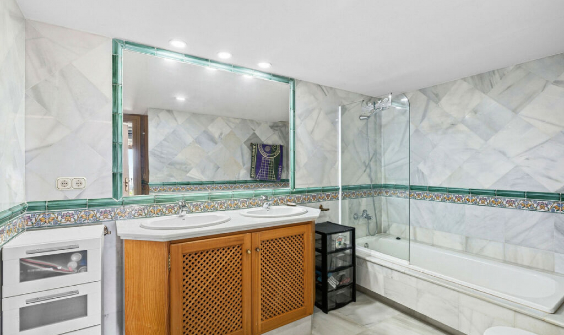 Resale - Apartment -
Monte Halcones