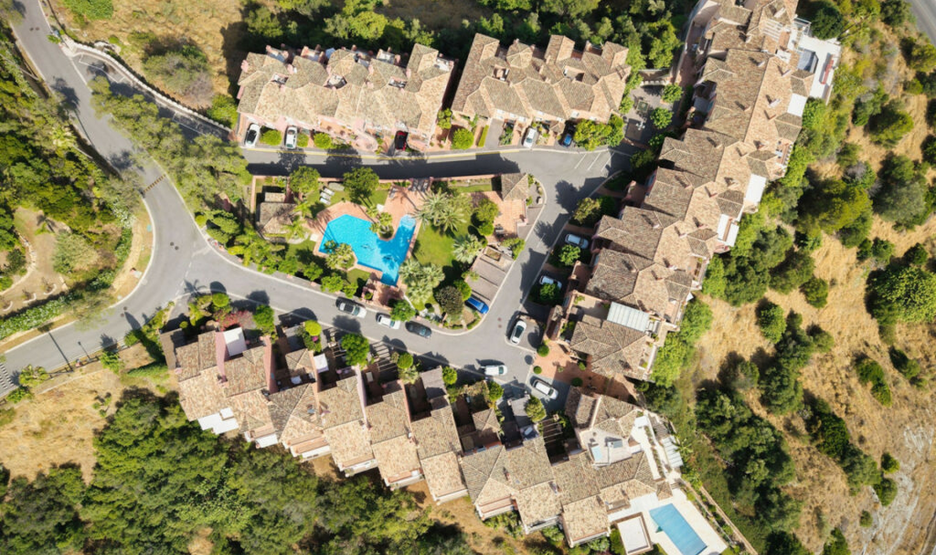 Resale - Apartment -
Monte Halcones