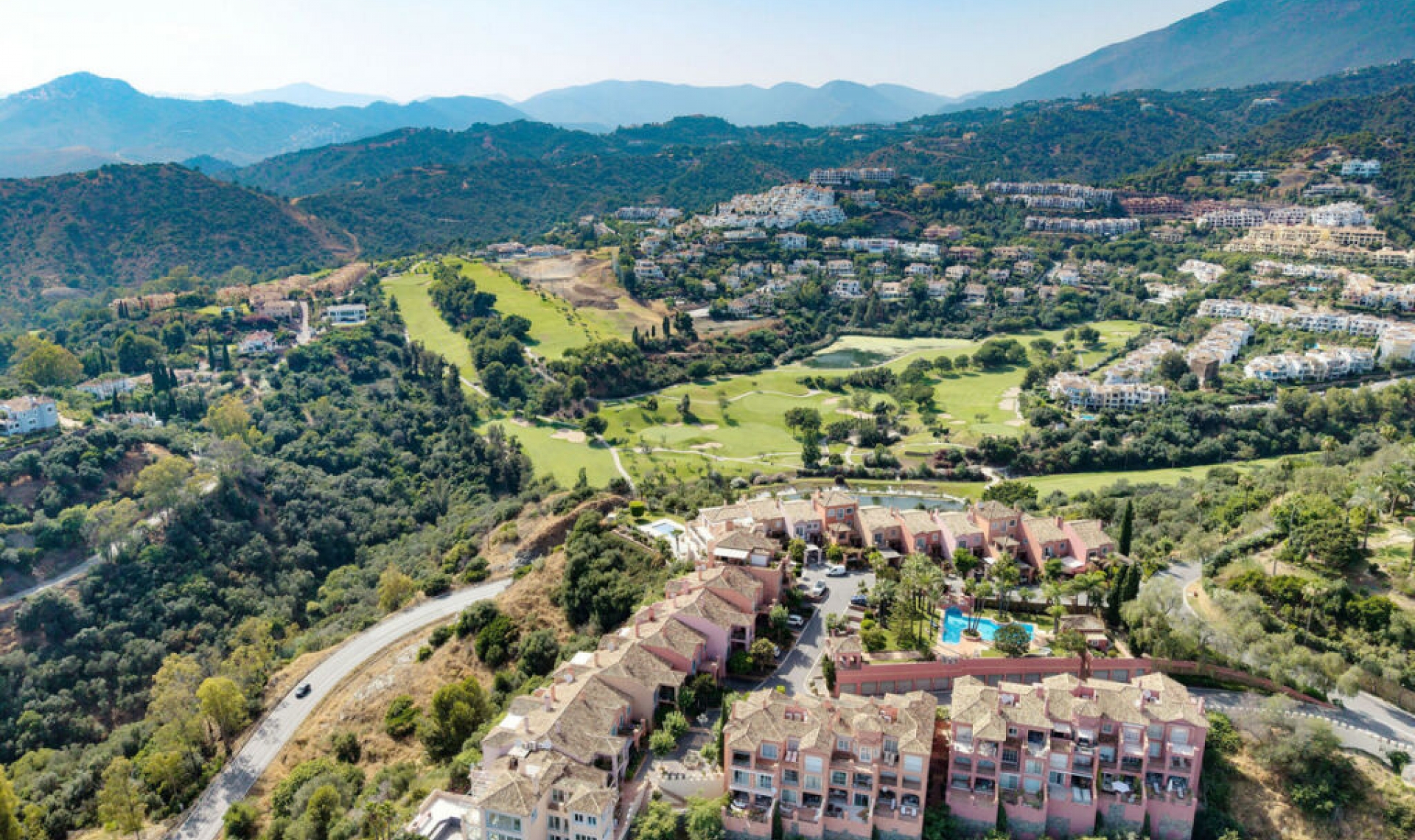 Resale - Apartment -
Monte Halcones