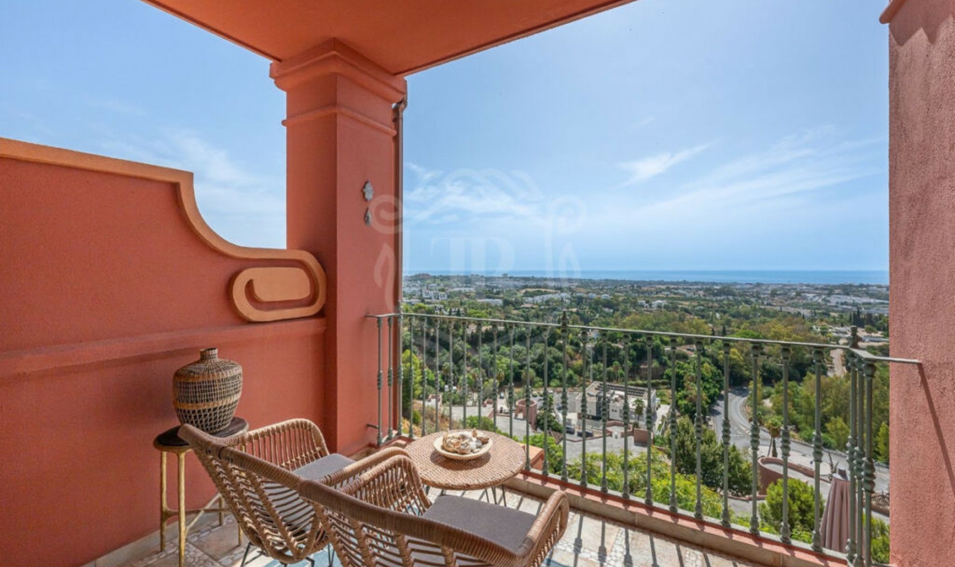 Resale - Apartment -
Monte Halcones