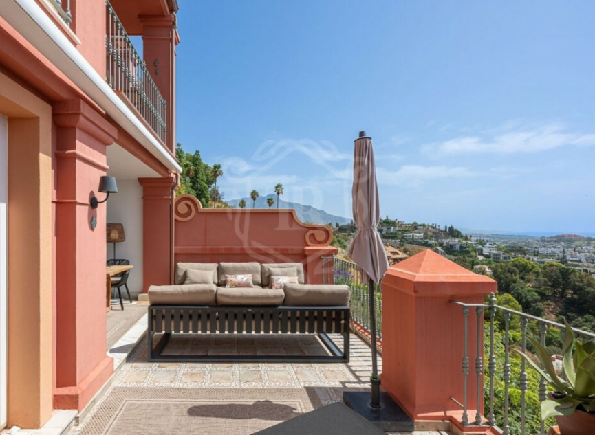 Resale - Apartment -
Monte Halcones