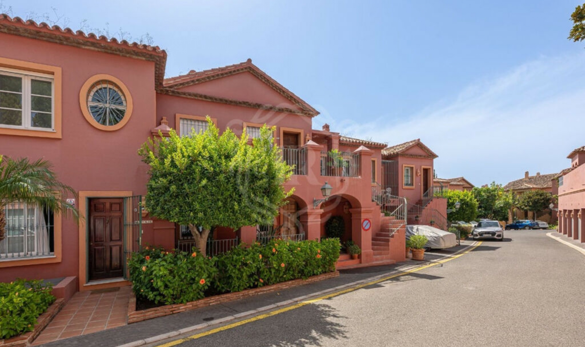 Resale - Apartment -
Monte Halcones