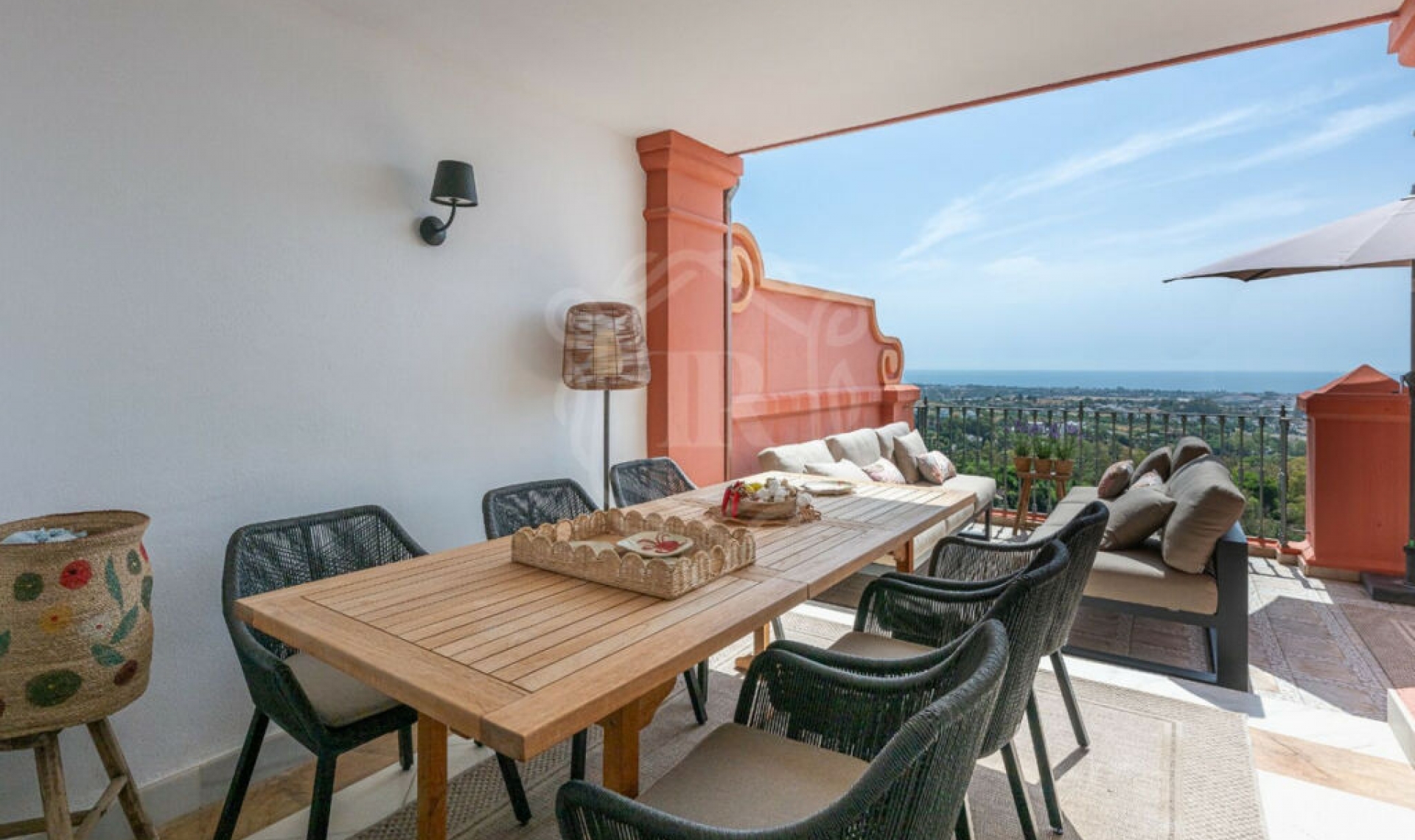 Resale - Apartment -
Monte Halcones