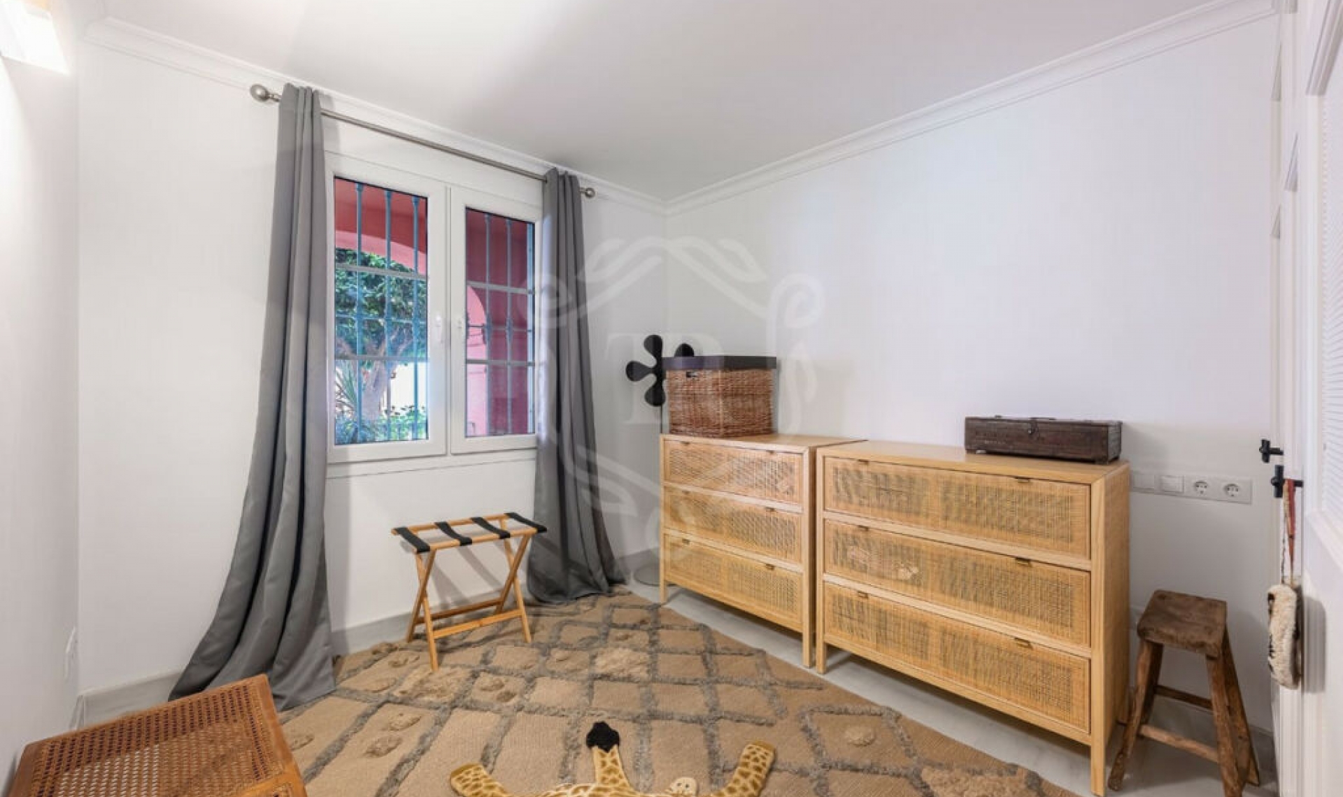 Resale - Apartment -
Monte Halcones