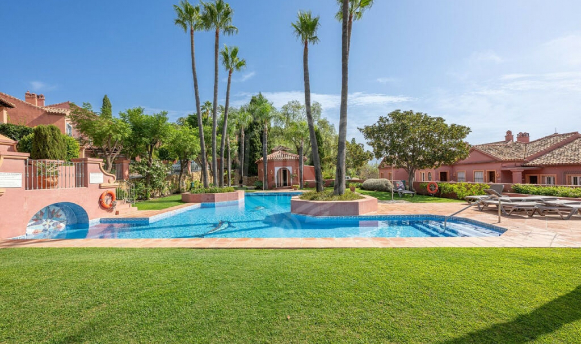 Resale - Apartment -
Monte Halcones