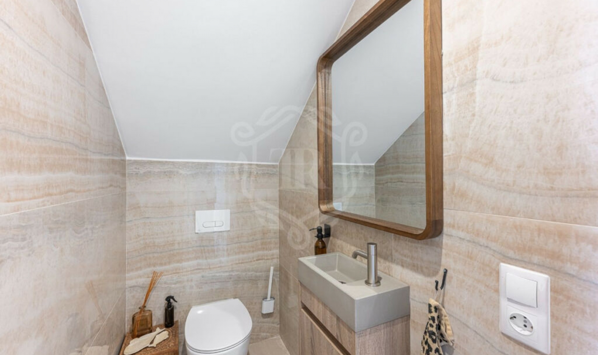 Resale - Apartment -
Monte Halcones