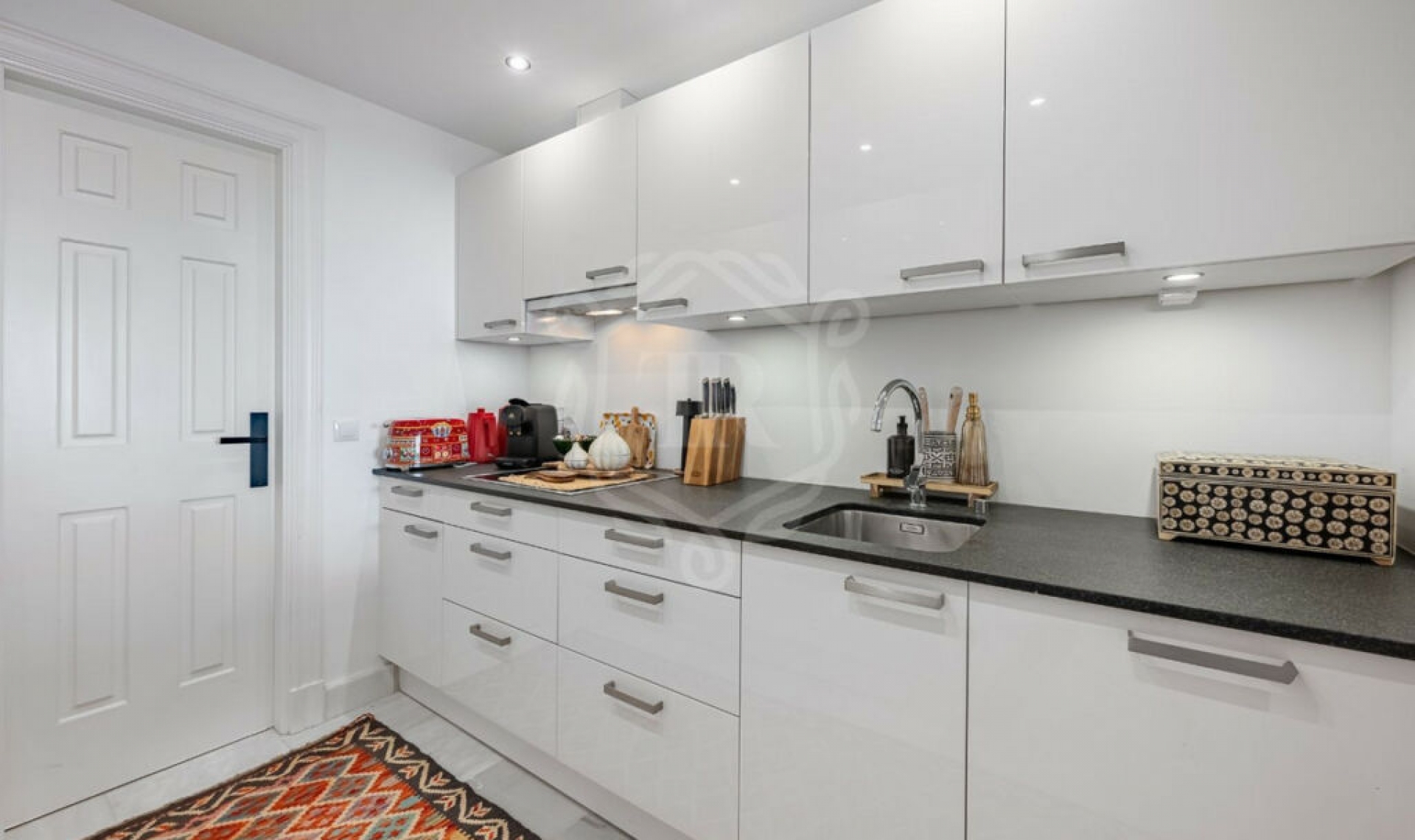 Resale - Apartment -
Monte Halcones