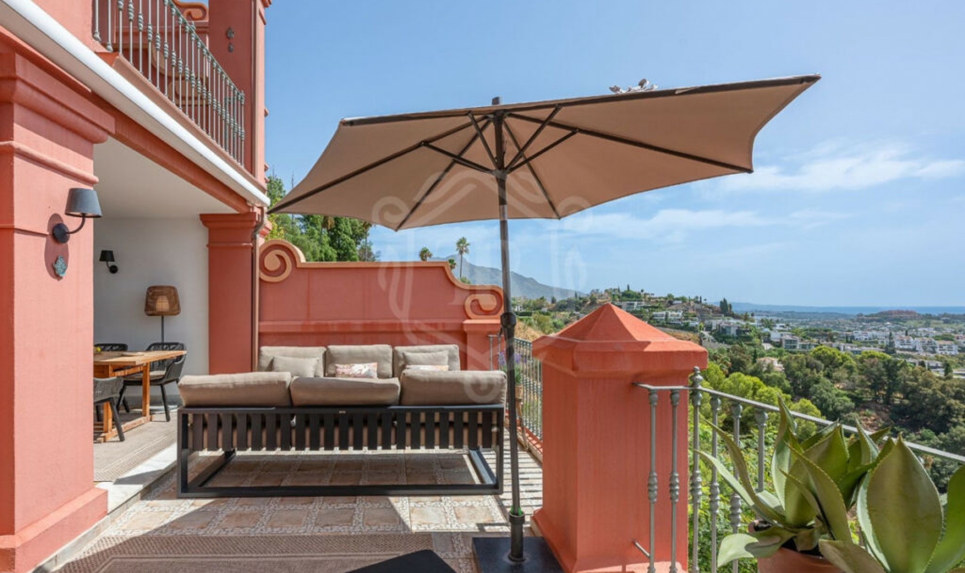 Resale - Apartment -
Monte Halcones