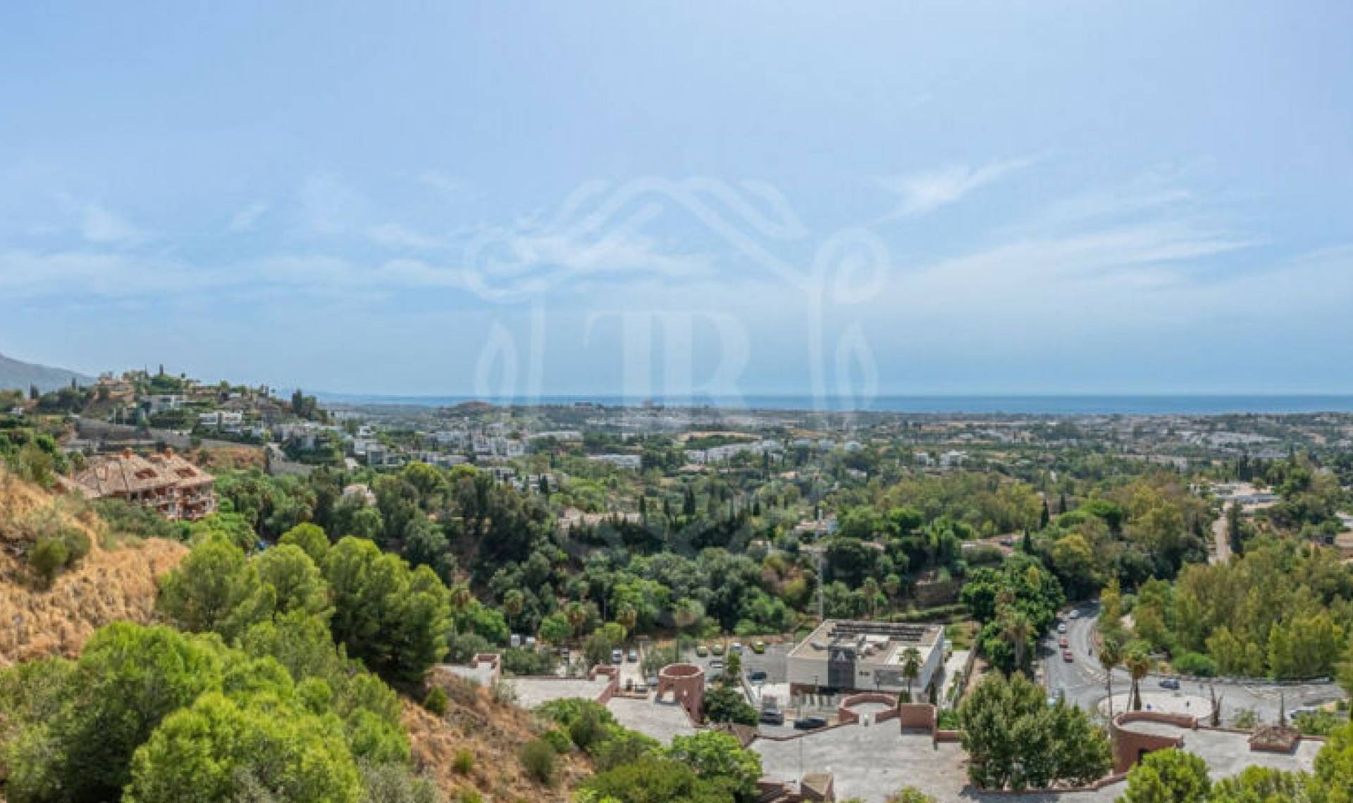 Resale - Apartment -
Monte Halcones