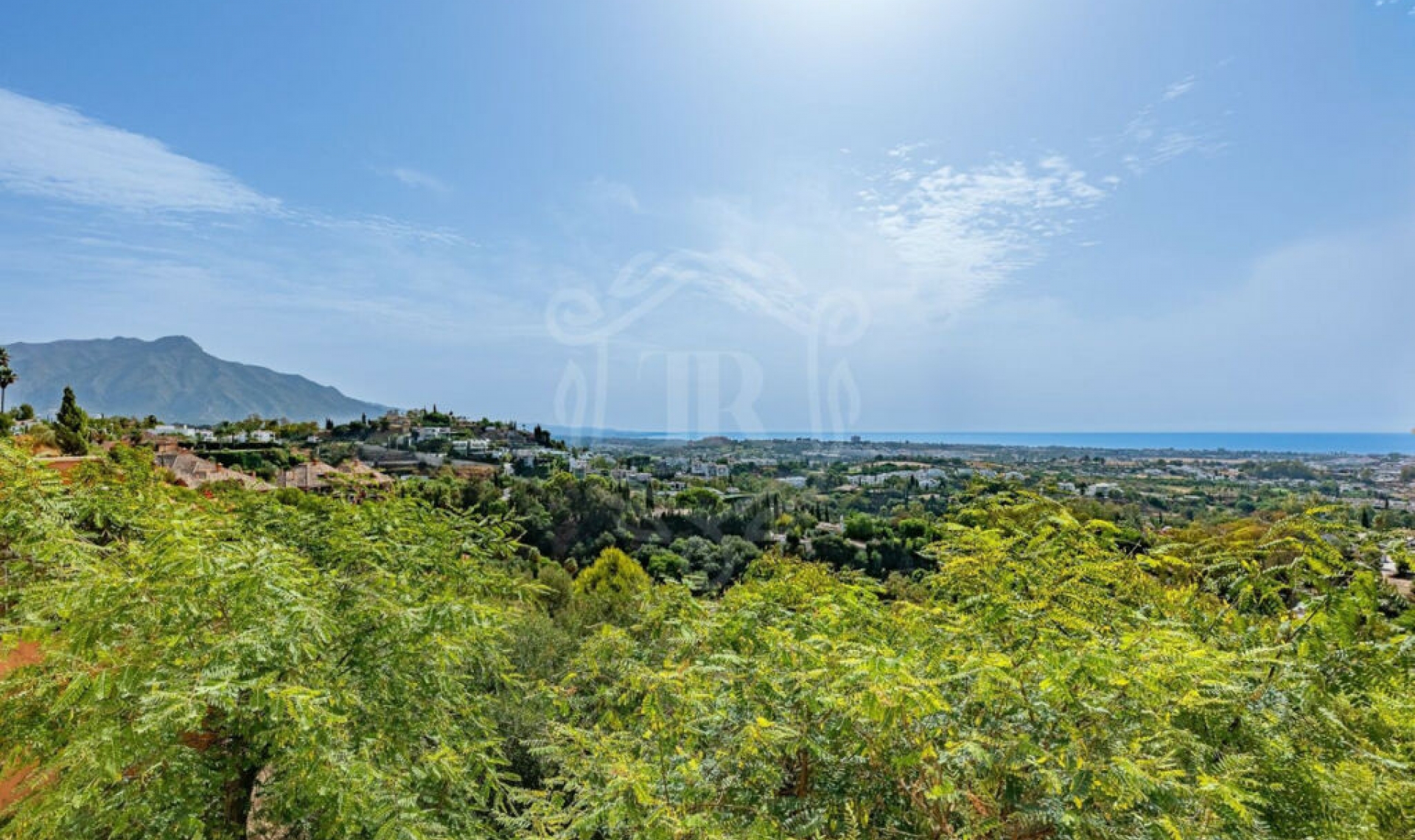 Resale - Apartment -
Monte Halcones