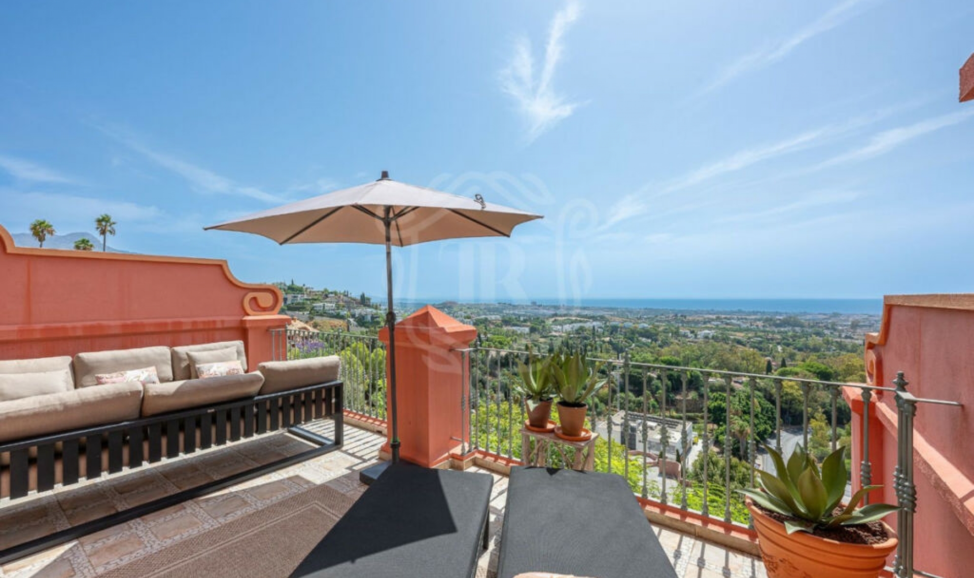 Resale - Apartment -
Monte Halcones