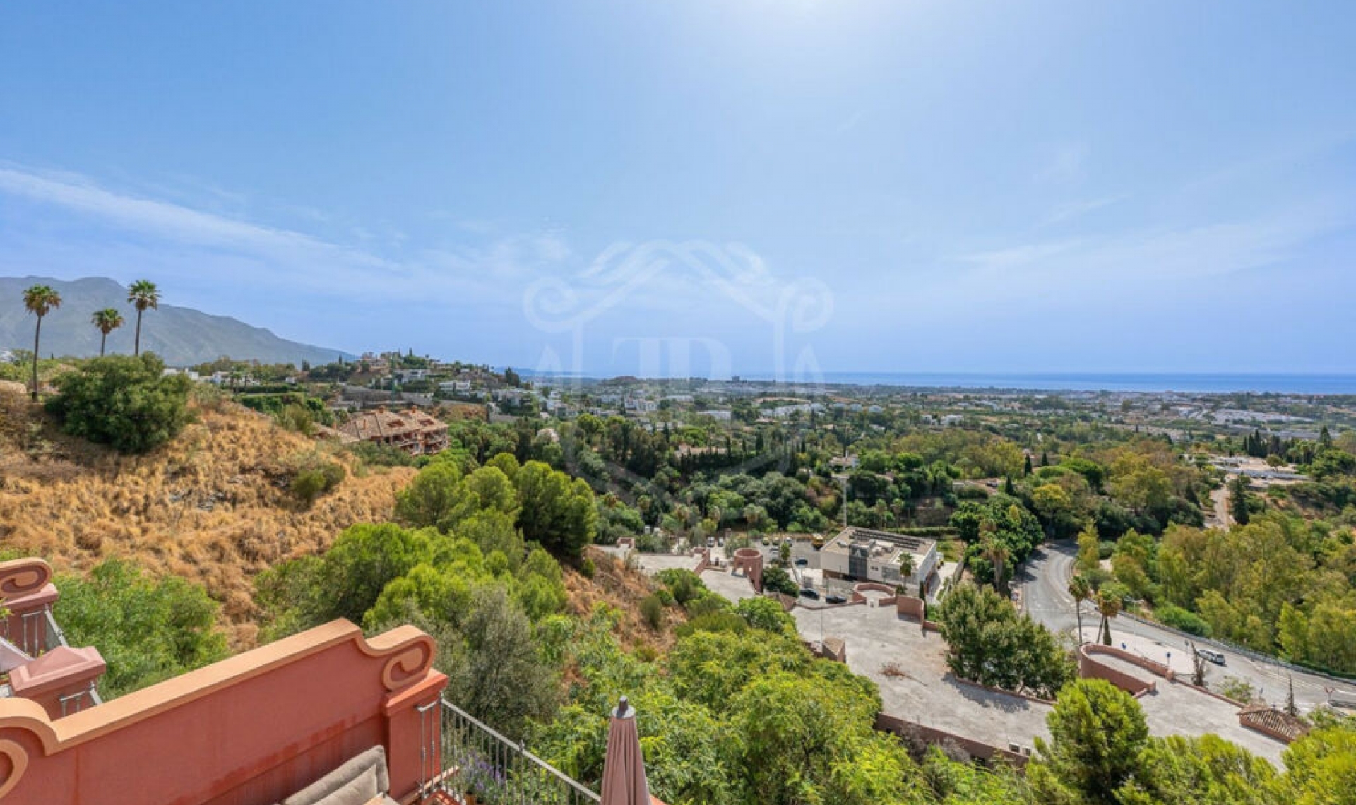 Resale - Apartment -
Monte Halcones