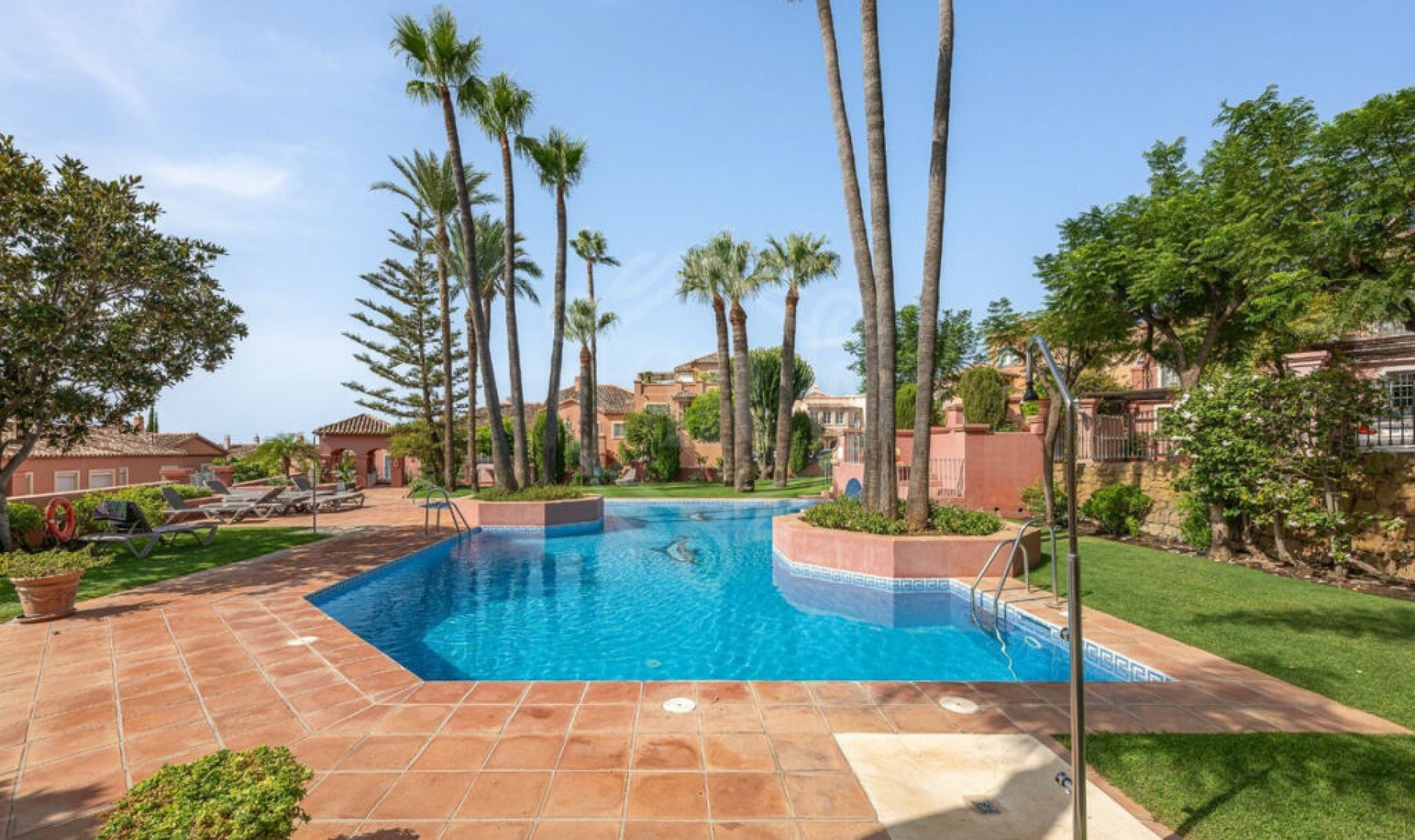 Resale - Apartment -
Monte Halcones