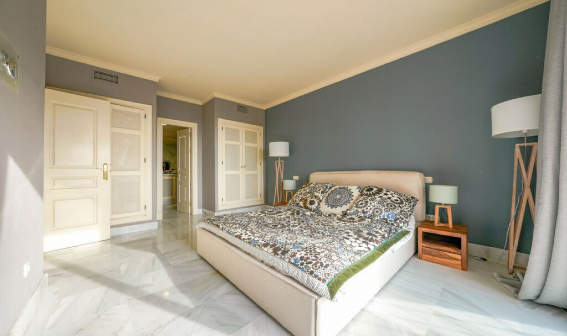 Resale - Apartment -
Monte Halcones
