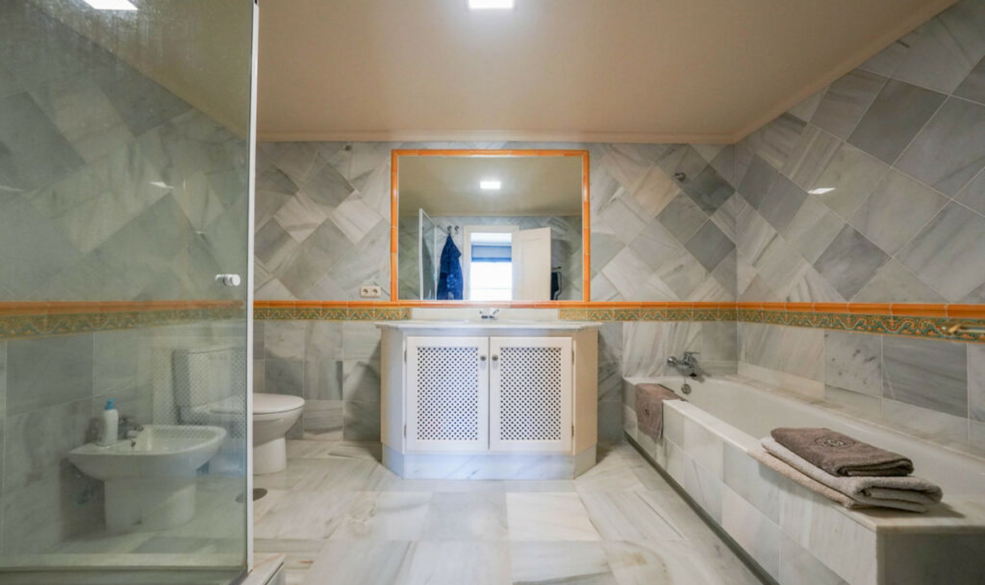 Resale - Apartment -
Monte Halcones