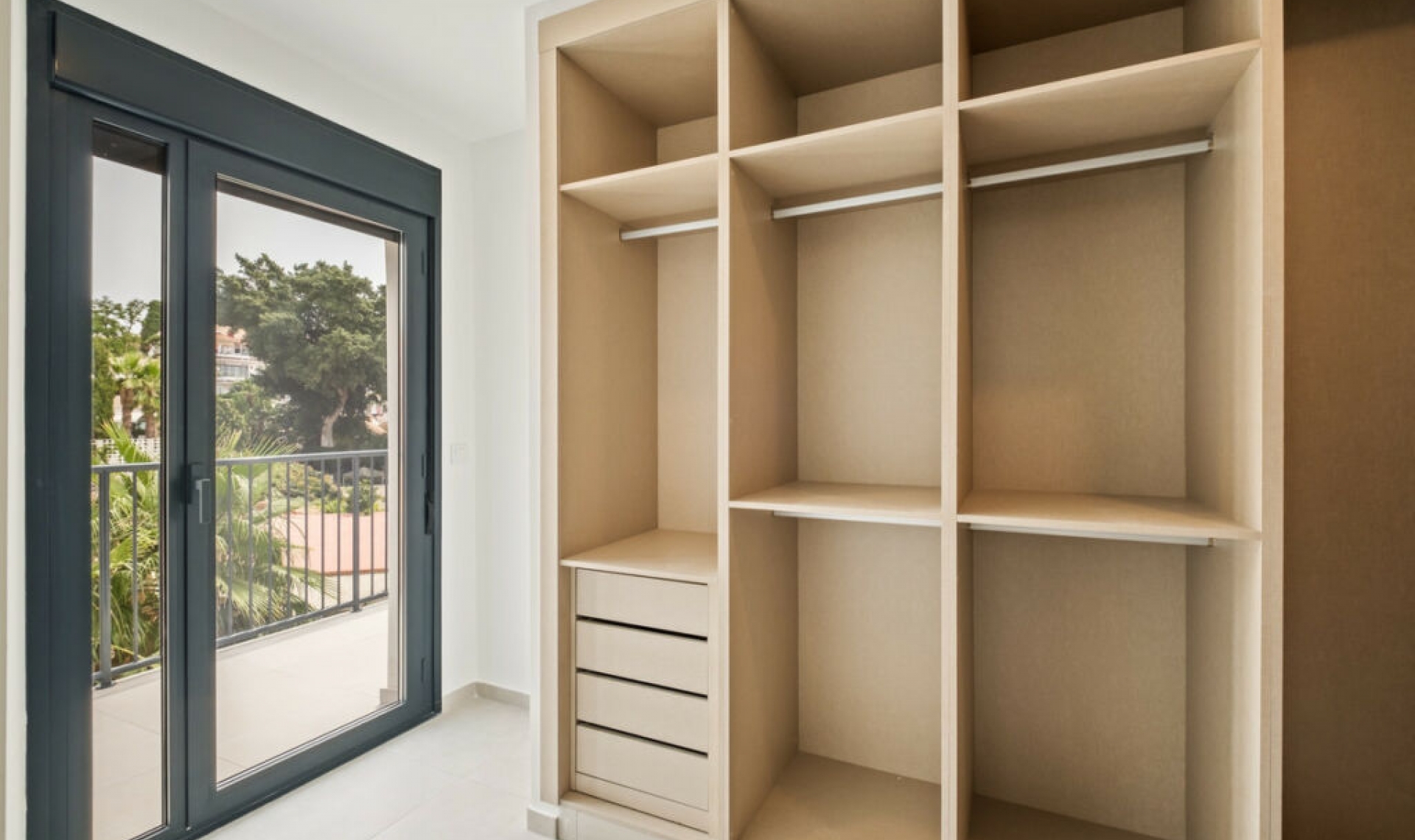 Resale - Apartment -
Montemar