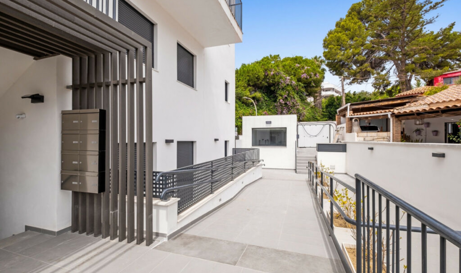 Resale - Apartment -
Montemar