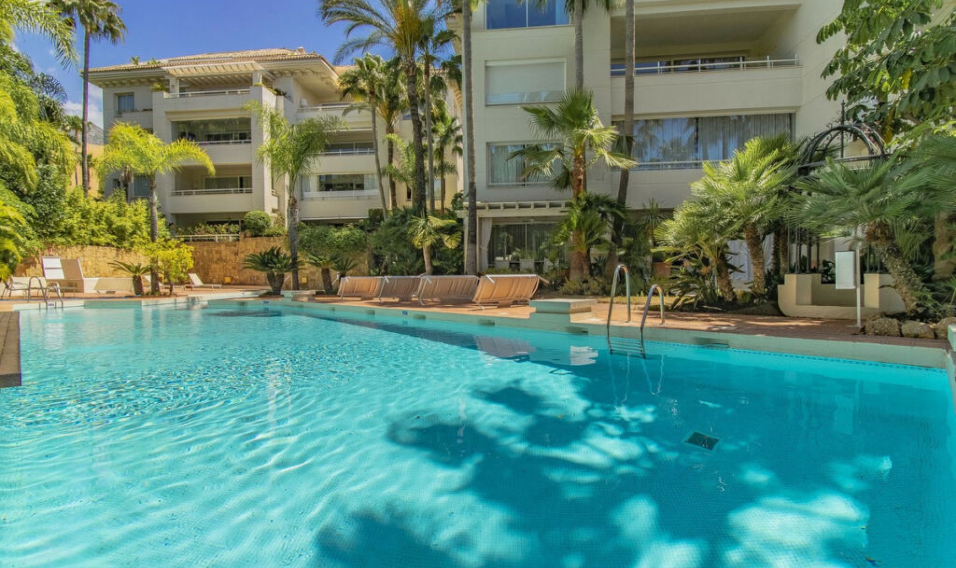 Resale - Apartment -
Nagüeles