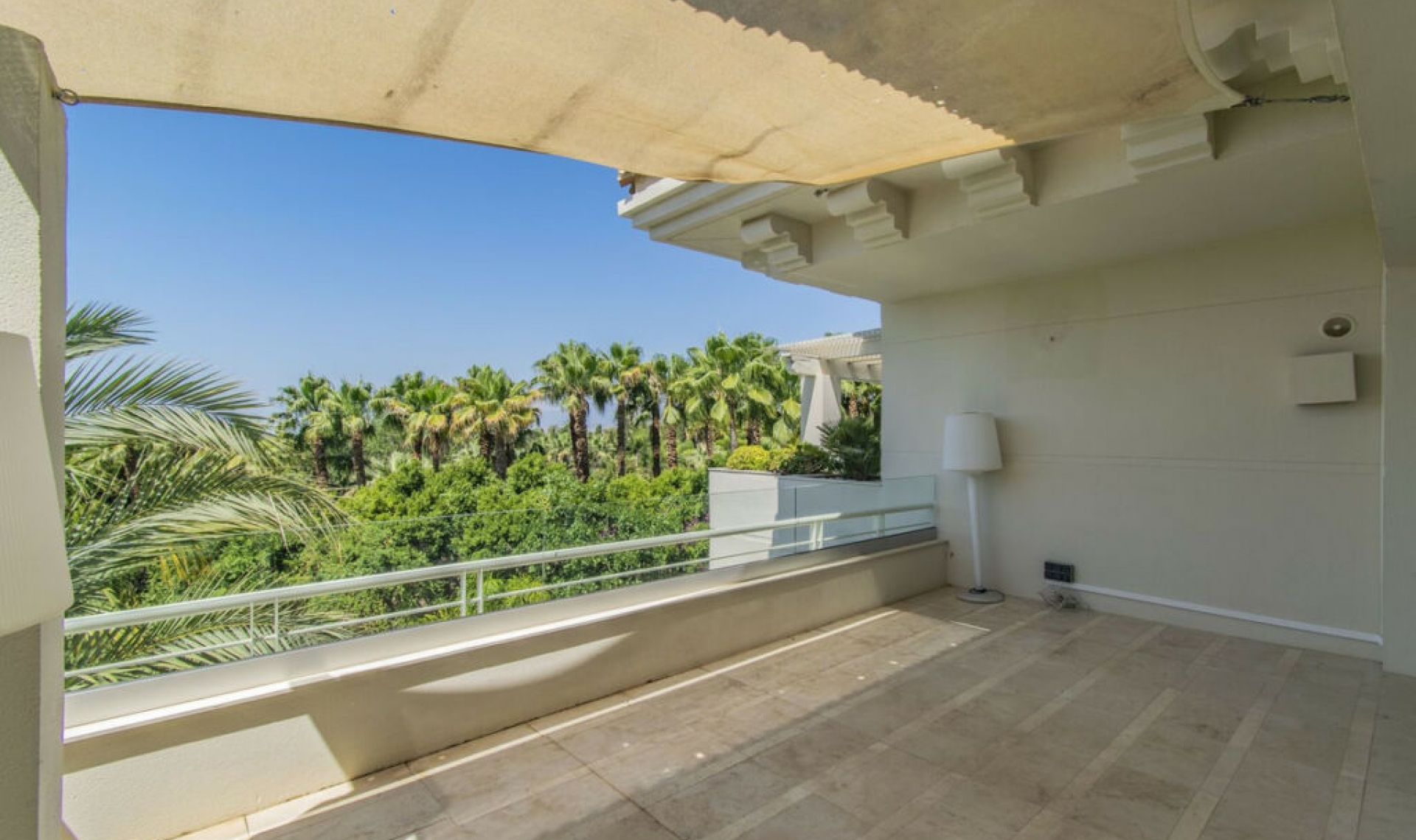 Resale - Apartment -
Nagüeles