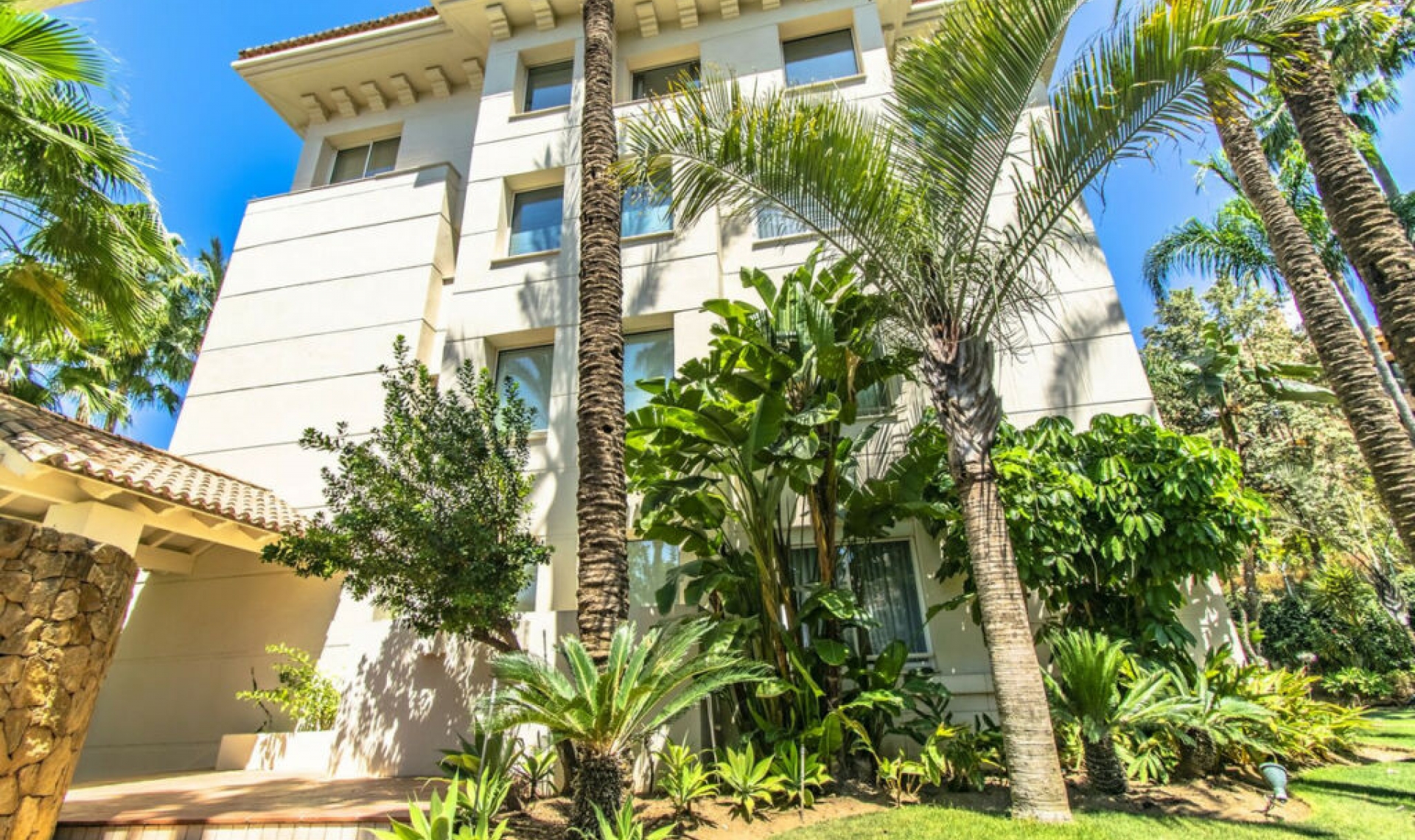 Resale - Apartment -
Nagüeles