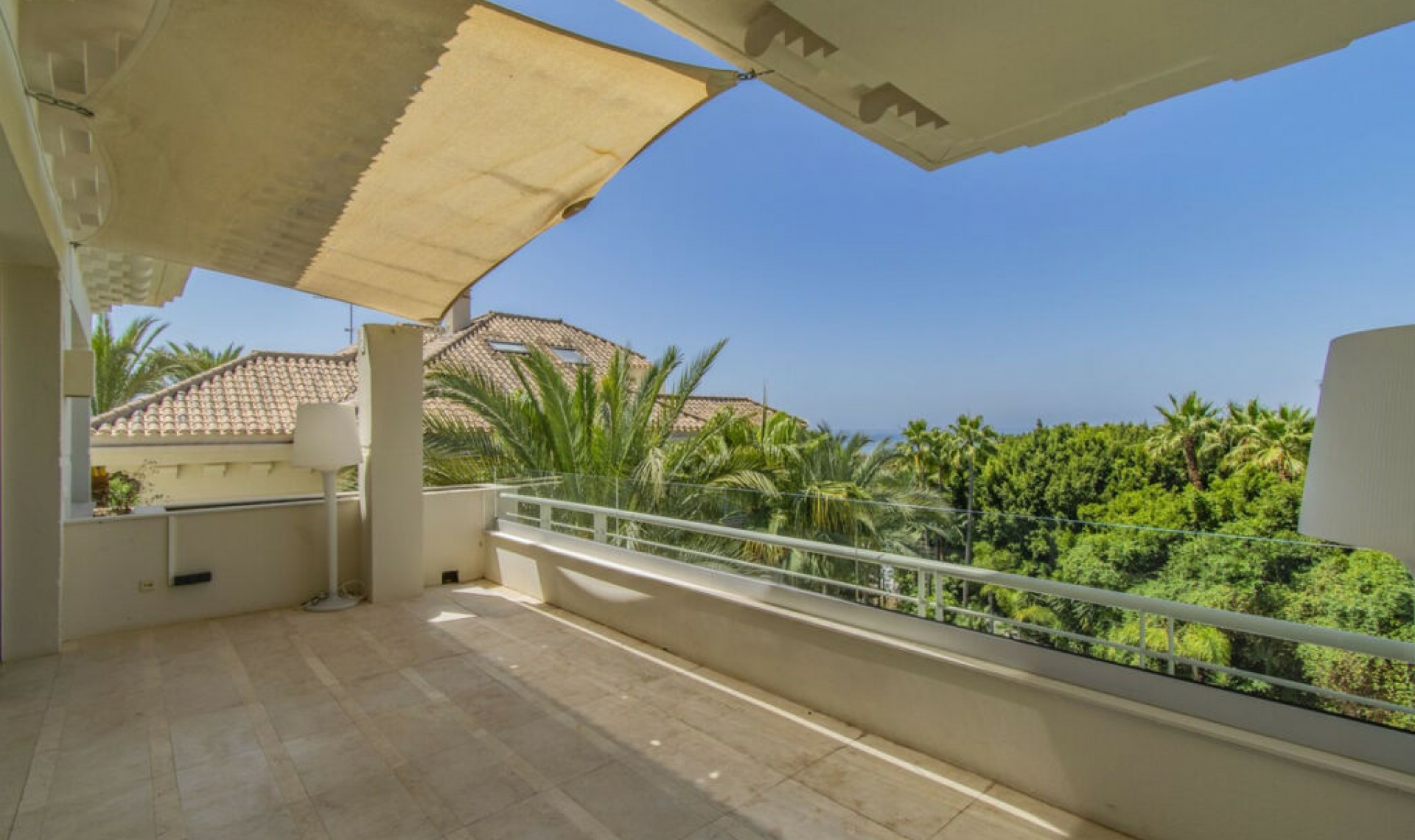 Resale - Apartment -
Nagüeles