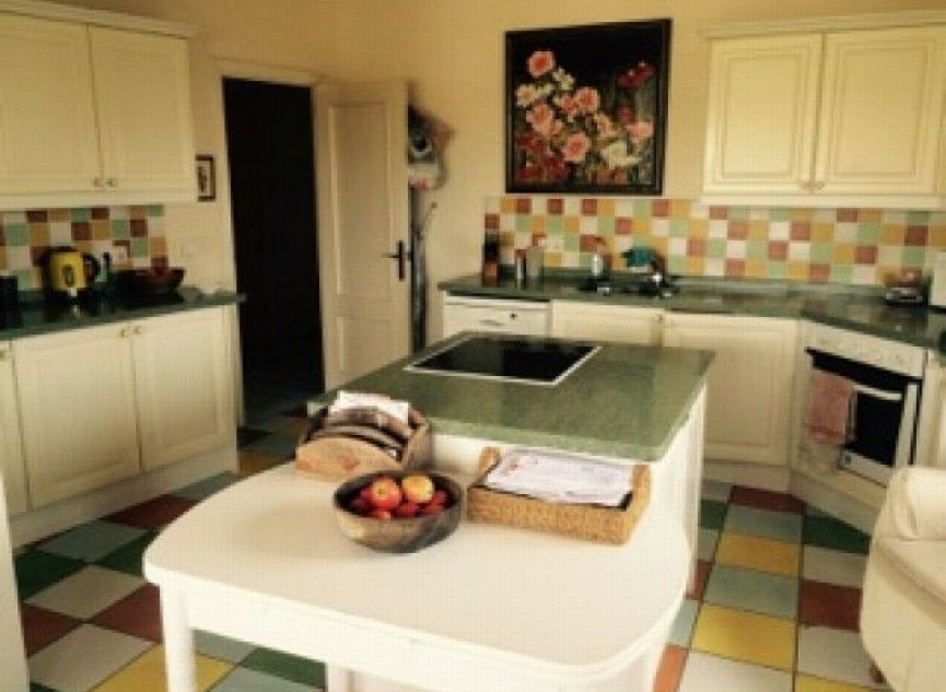 Resale - Apartment -
Nerja