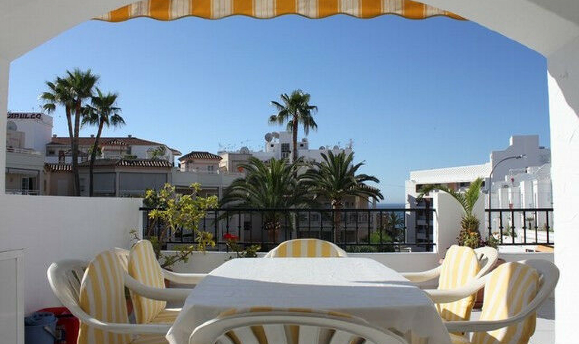 Resale - Apartment -
Nerja