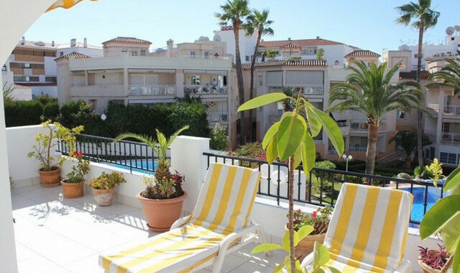 Resale - Apartment -
Nerja