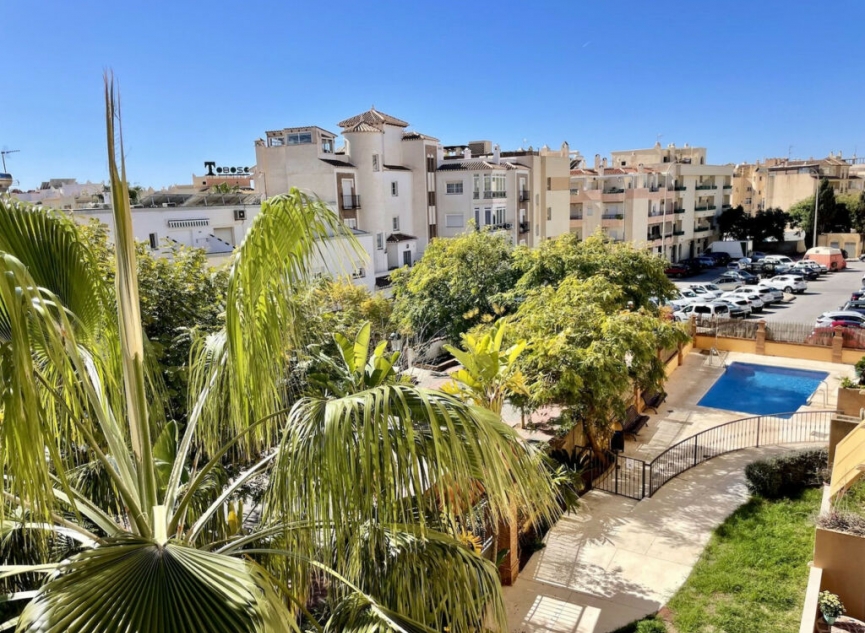 Resale - Apartment -
Nerja