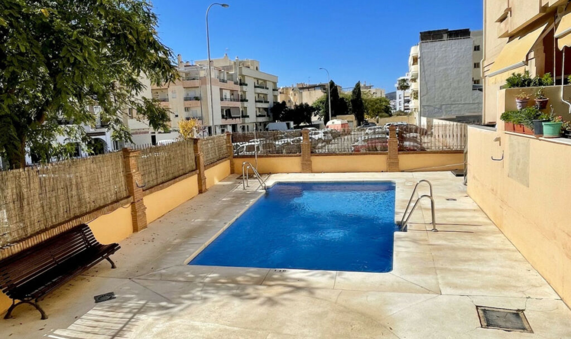 Resale - Apartment -
Nerja